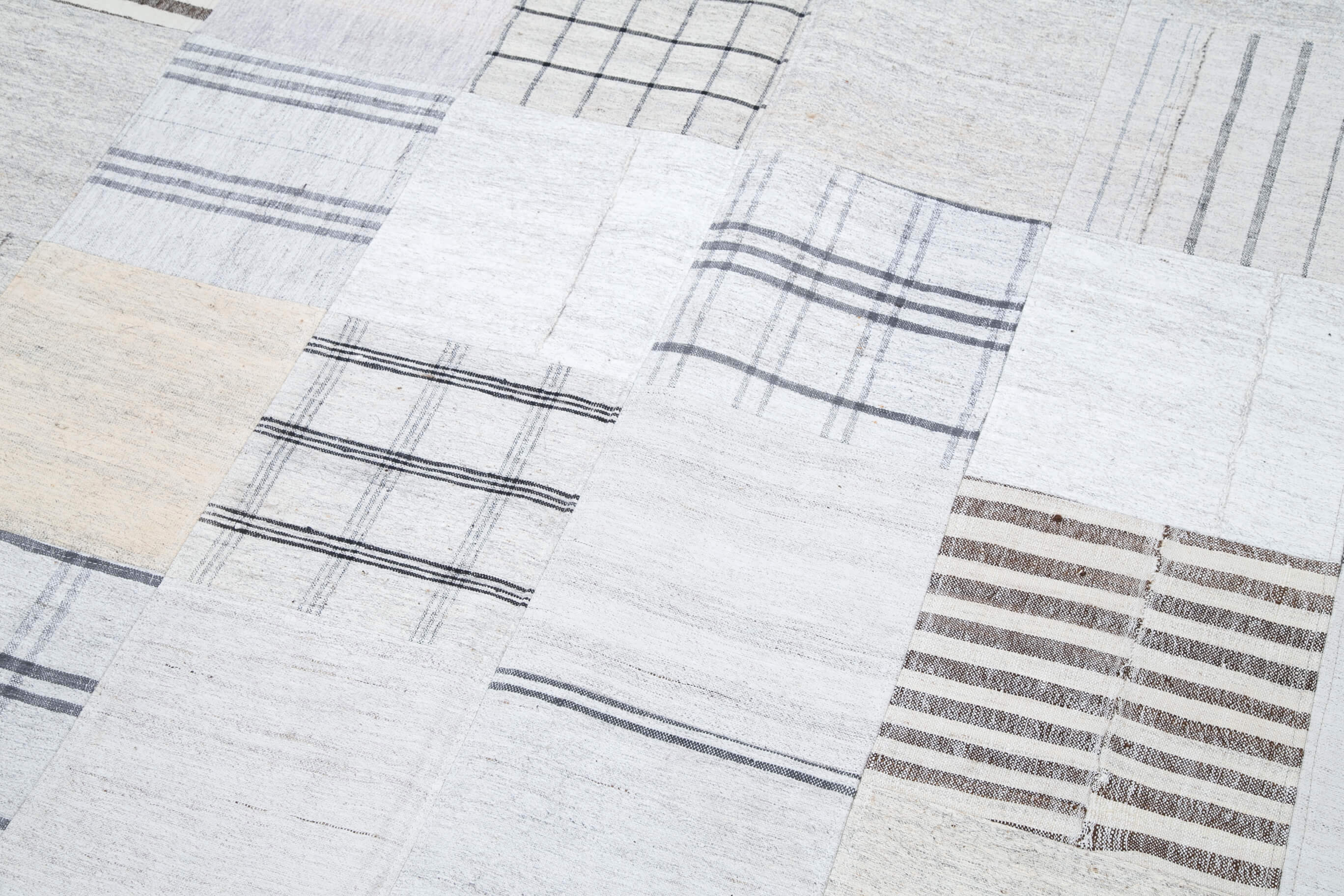 Handmade Area Rug - Kirk Yama White Patchwork Cotton Wool Carpet 8'x10'
