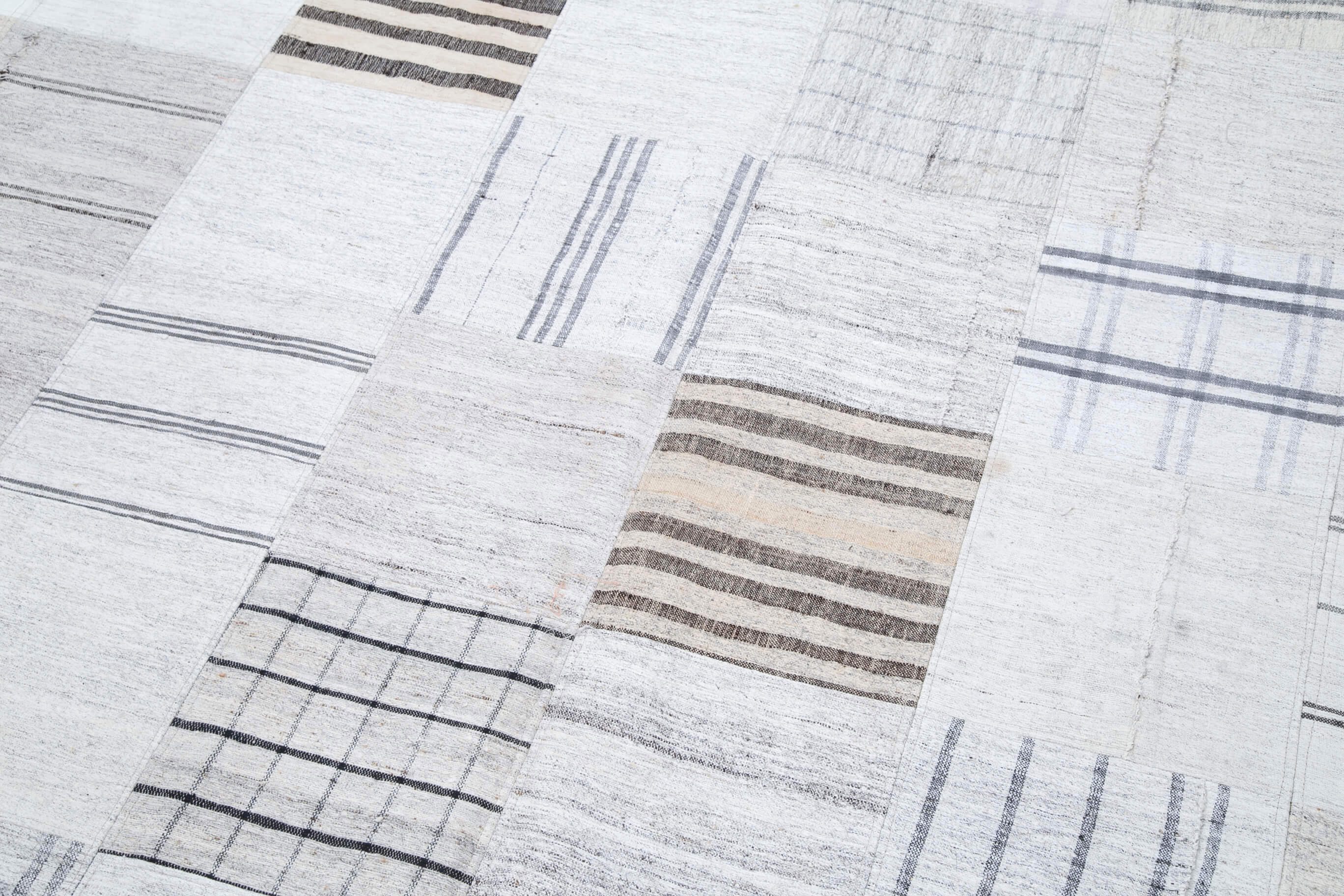 Handmade Area Rug - Kirk Yama White Patchwork Cotton Wool 8x10 Soft Vintage Carpet