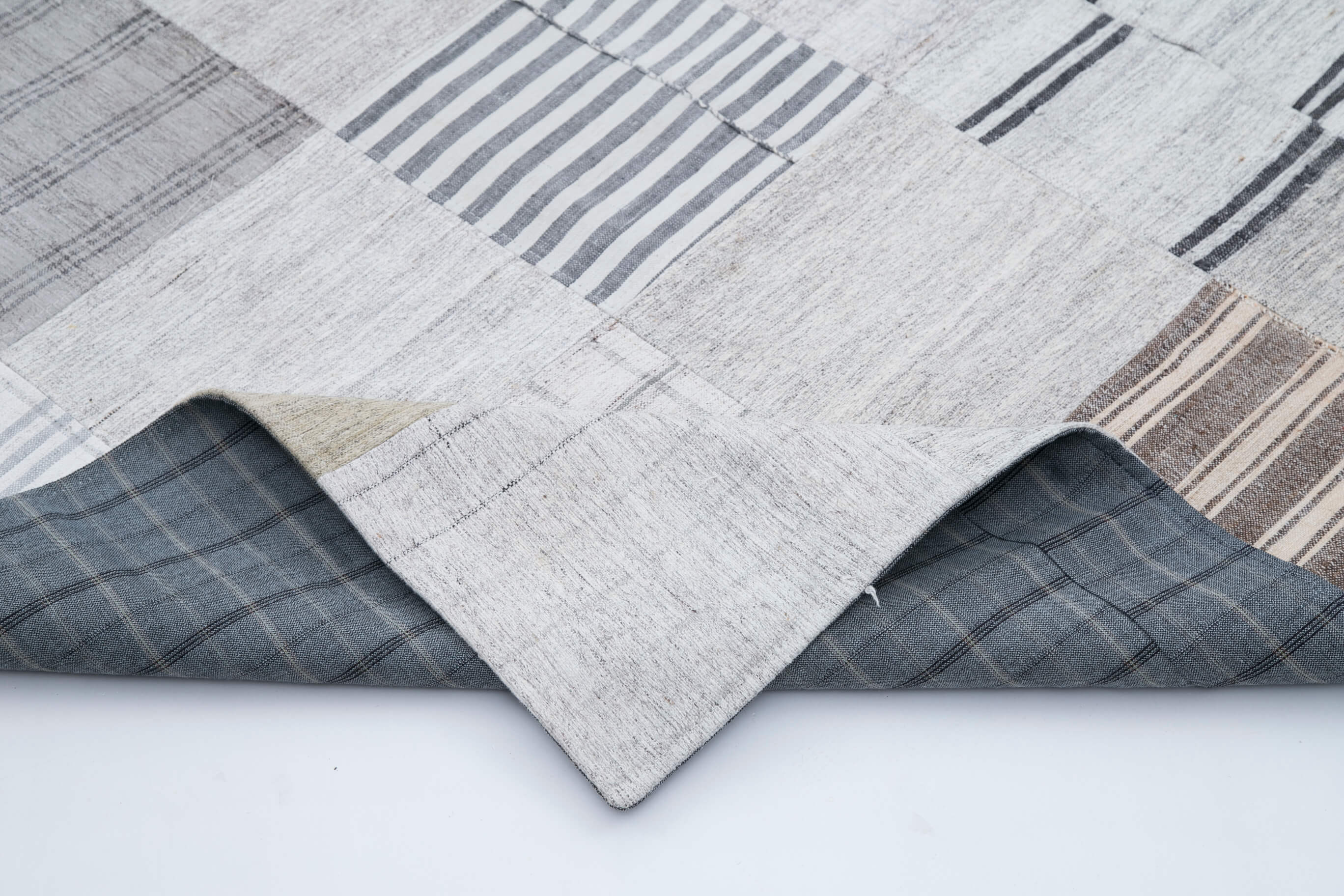 Handmade Wool Area Rug - Kirk Yama White Patchwork Style, 8x10 Cotton Wool Rug