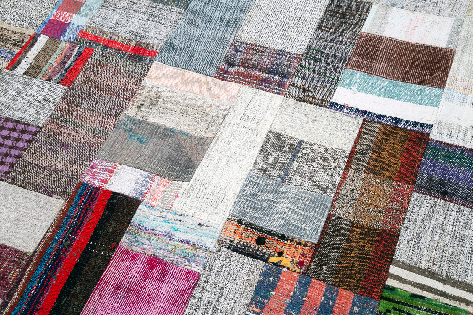 Kirk Yama Grey Patchwork Cotton Wool Handmade Area Rug 8'5'' x 11'6''