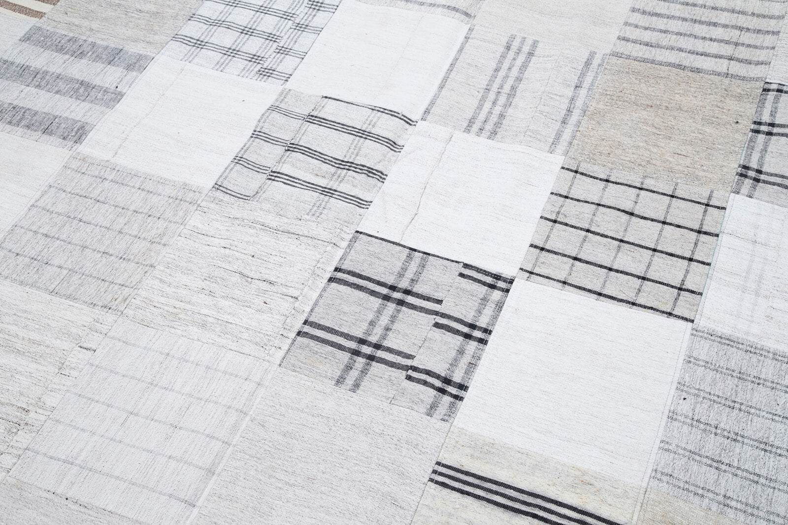 Handmade Area Rug – Beige Patchwork Turkish Wool Cotton Carpet 9'11''x13'1''