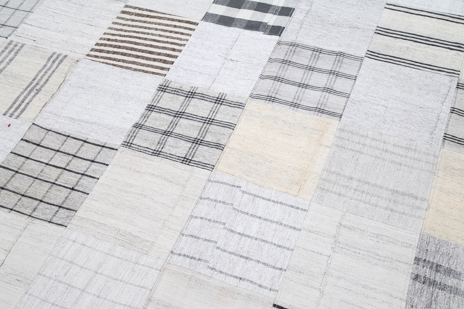 Handmade Area Rug - Beige Patchwork Cotton Wool Vintage Wool Rug 9'11''x13'1''