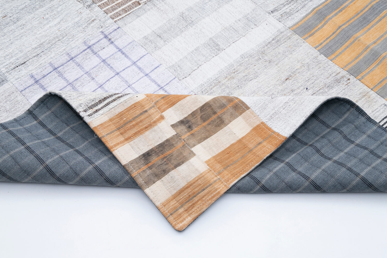 Handmade Area Rug - White Patchwork Cotton Wool Rug 9'11'' x 13'1'' by Agacan
