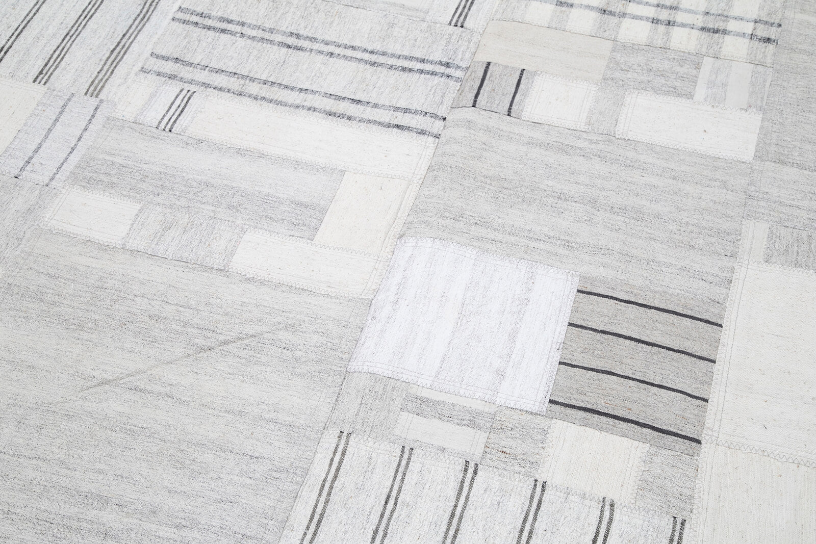Handmade Area Rug – Beige Patchwork Cotton Wool 6x10 Foot Durable Carpet