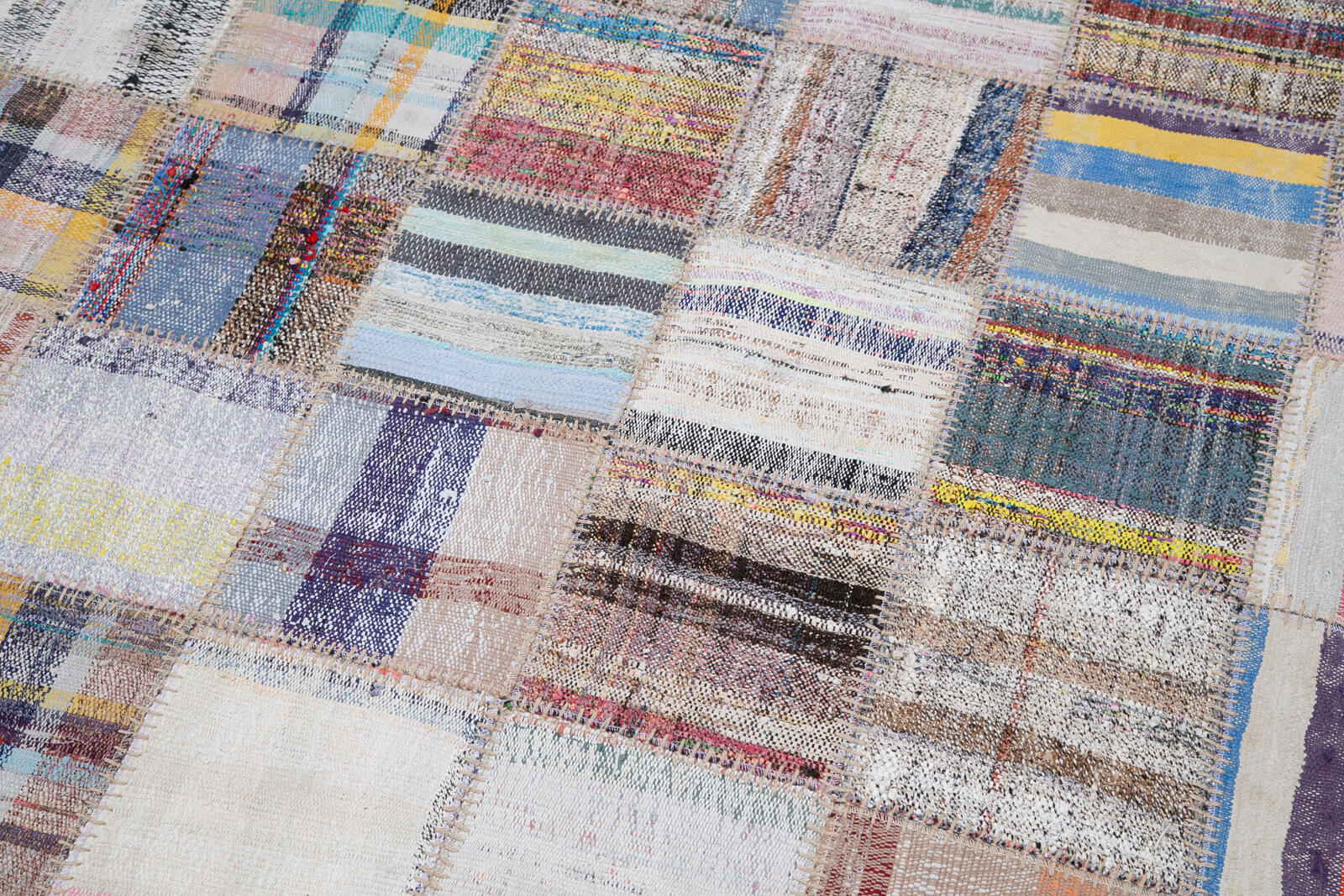 Handmade Patchwork Rug - Kirk Yama Grey Area Rug 6'5''x9'9'' Cotton Wool Blend