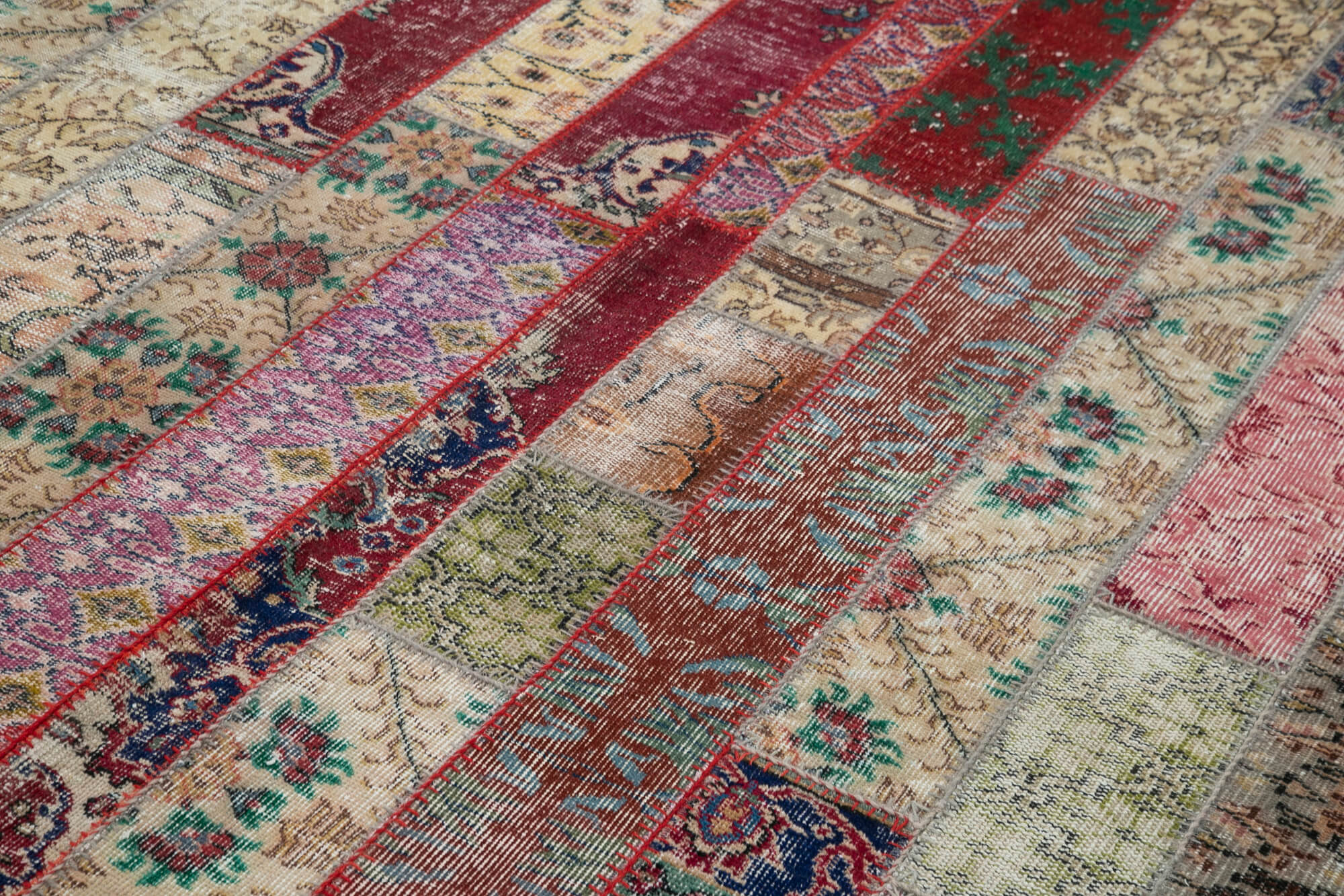 Handmade Patchwork Rug - Kirk Yama Grey Cotton Wool Area Rug 6'8''x10'0''