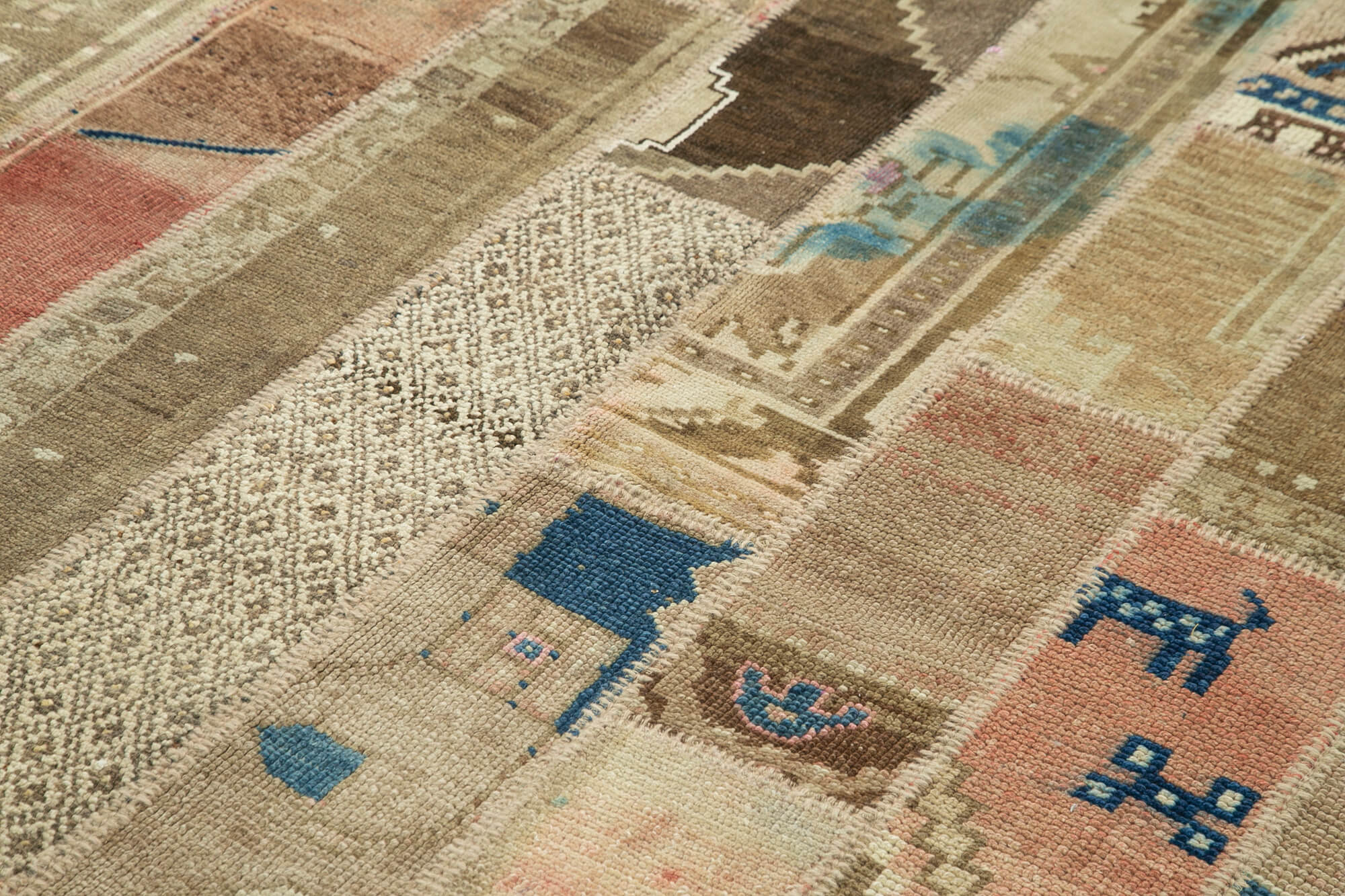 Handmade Patchwork Area Rug - Kirk Yama Beige Cotton Wool 6x9 Rug