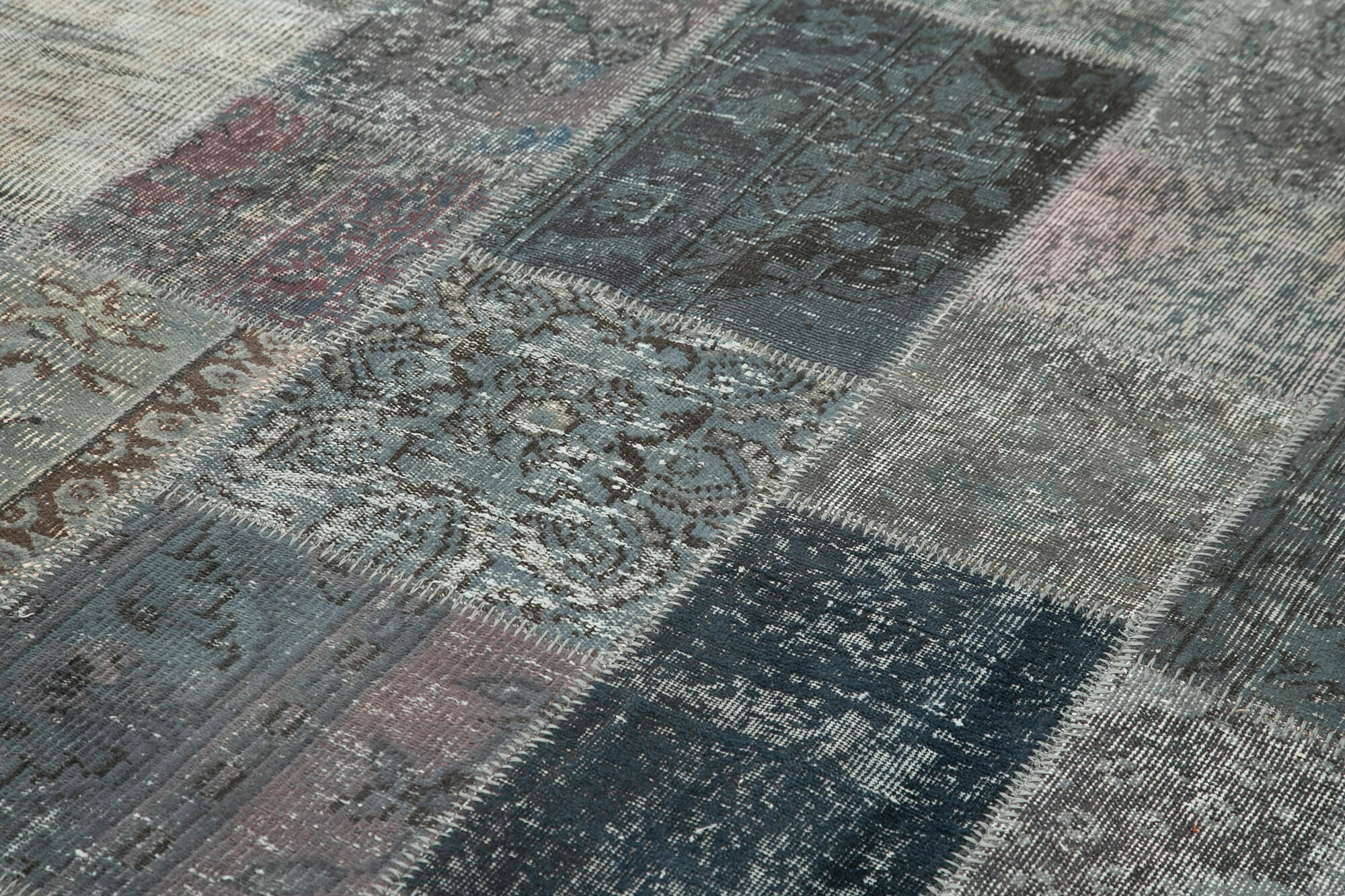 Handmade Patchwork Rug | Kirk Yama Grey Cotton Wool Vintage Area Rug