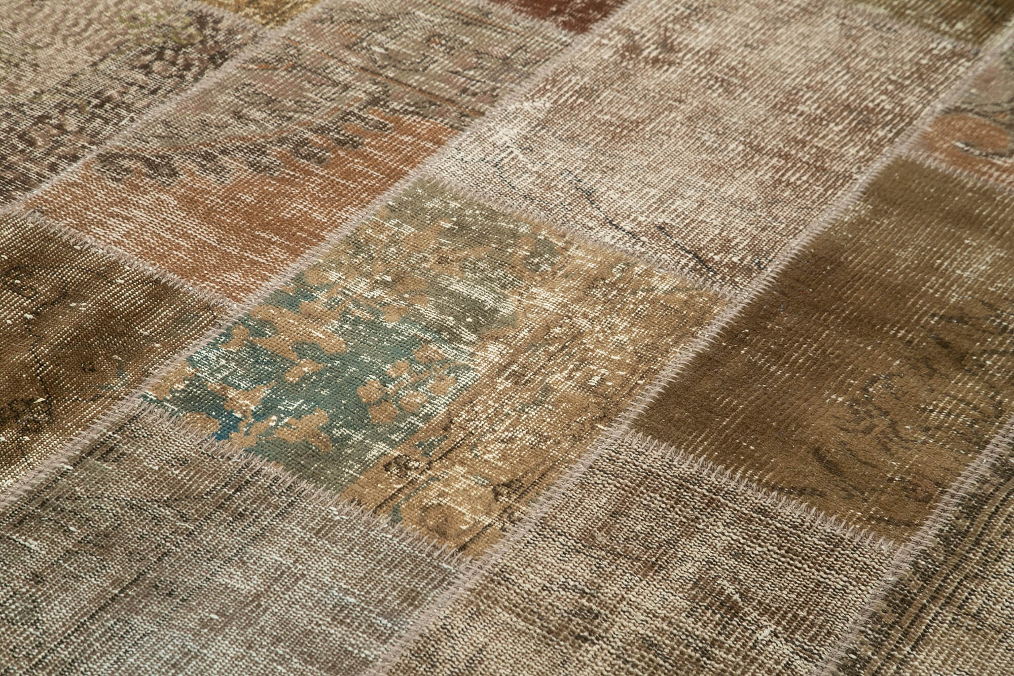 Handmade Wool Area Rug – Brown Patchwork Cotton Wool Rug 6'6" x 9'10"