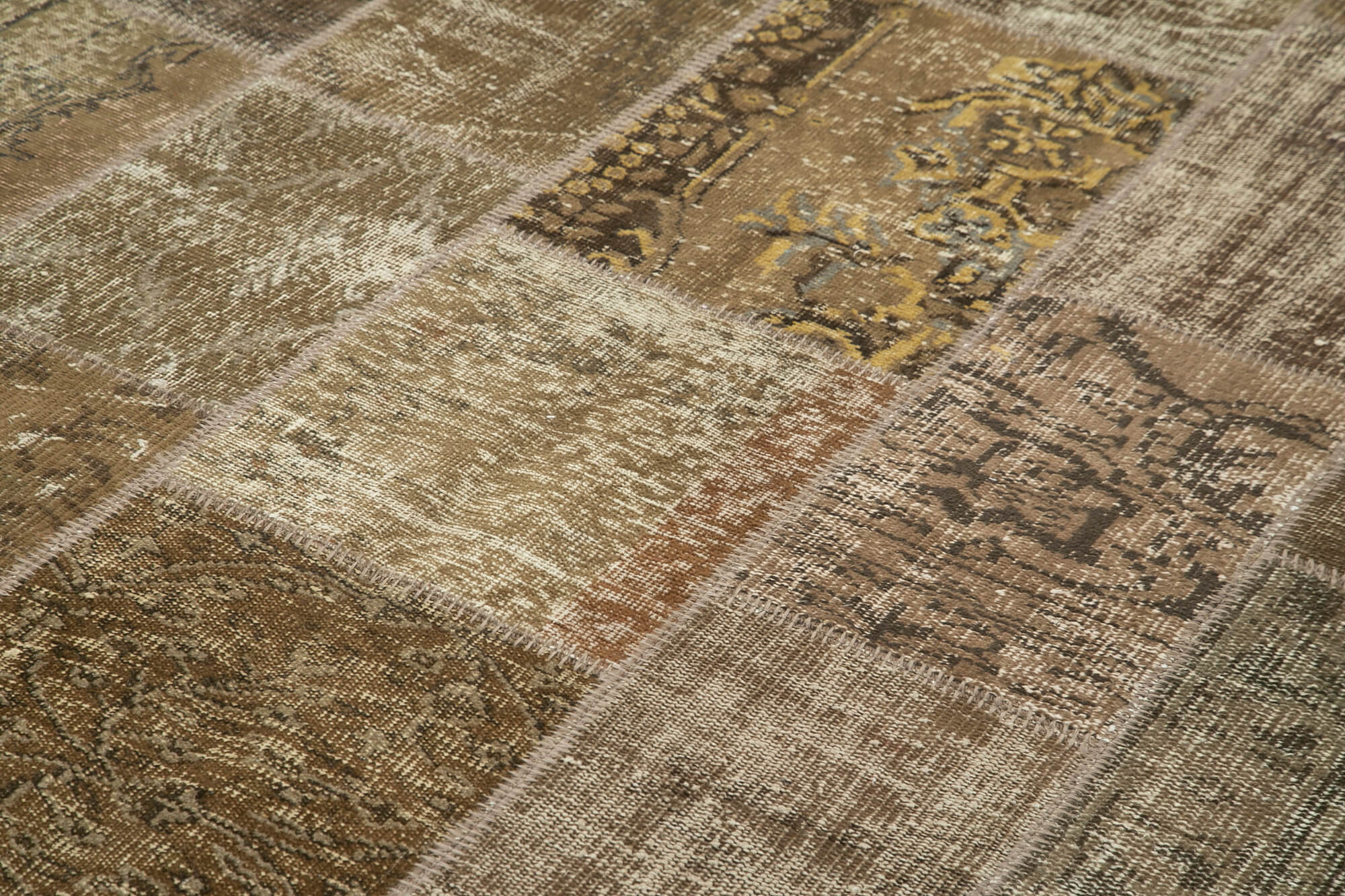 Handmade Area Rug – Brown Patchwork Cotton Wool Vintage Turkish Carpet 6'6"x9'10"