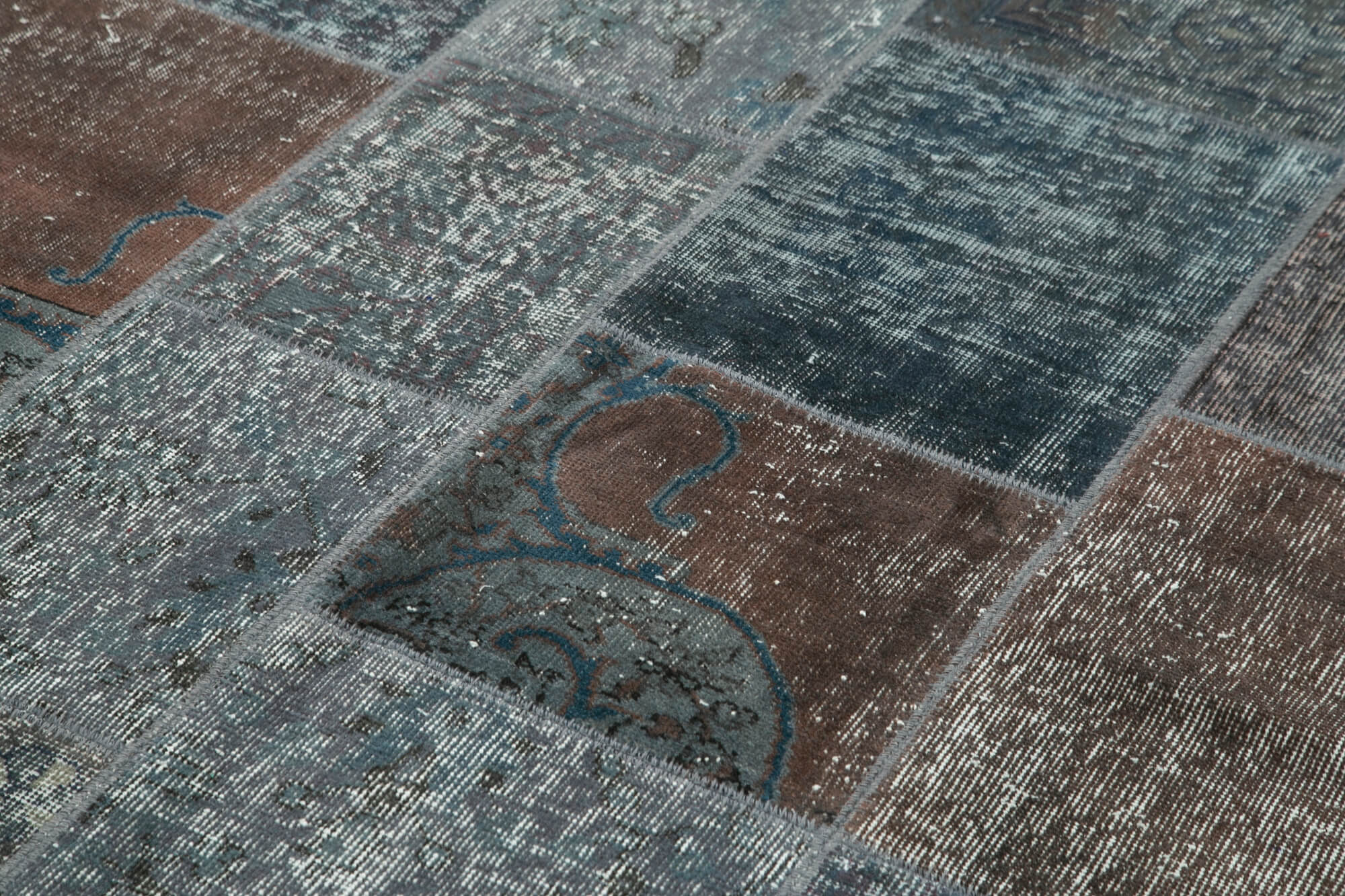 Handmade Patchwork Rug - Kirk Yama Grey Cotton Wool Area Rug 5'7''x8'0''