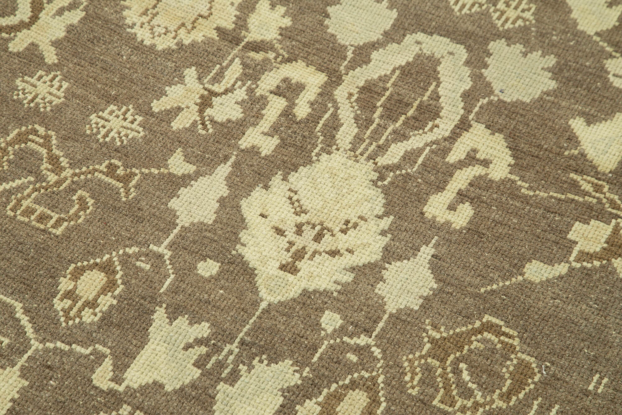 Handmade Wool Area Rug | Classic Beige Turkish Vintage Carpet 3'8''x7'7''