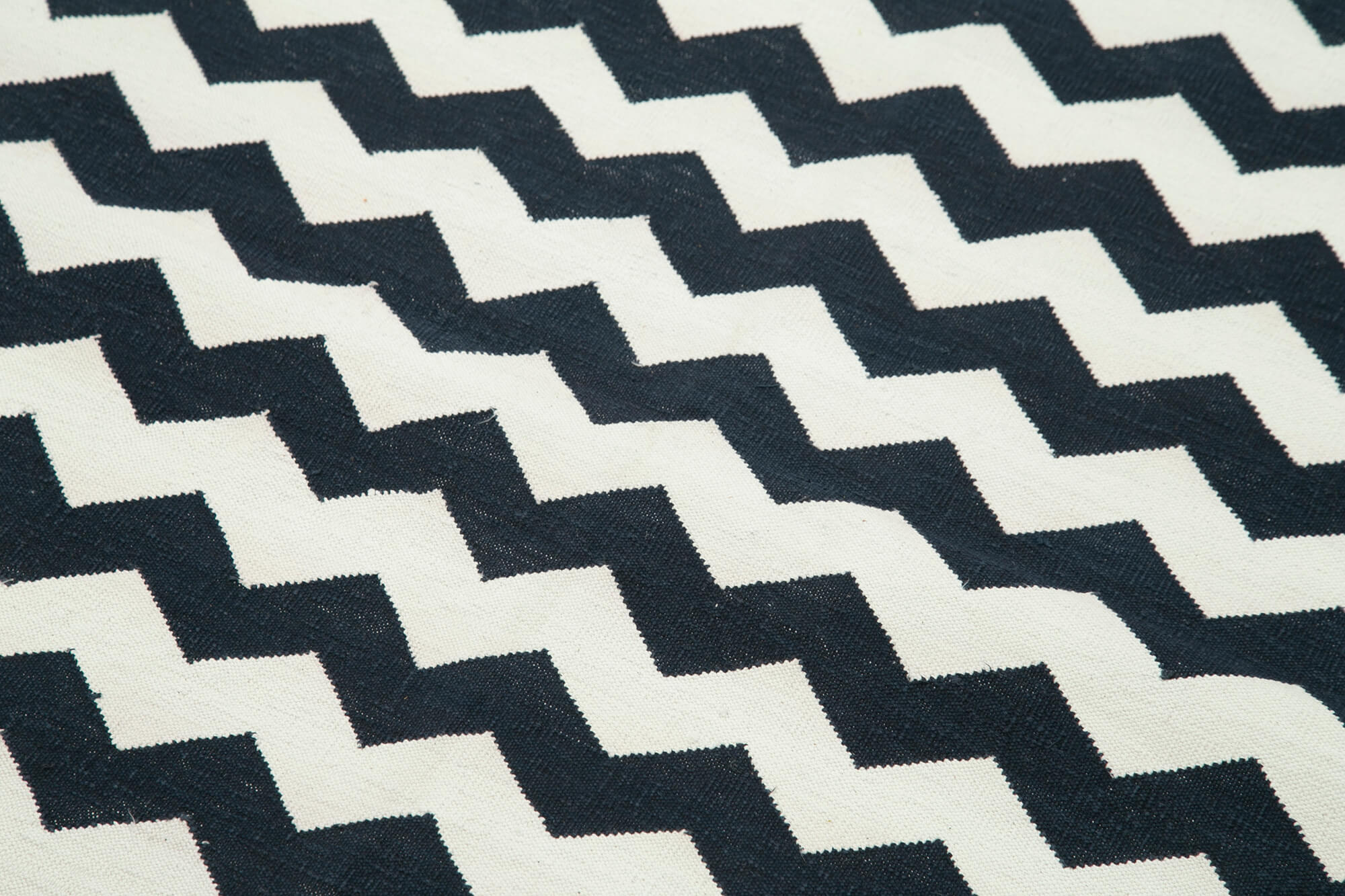 Handmade Geometric Area Rug – Black White Rug, Cotton Wool Carpet 3'7"x5'4"