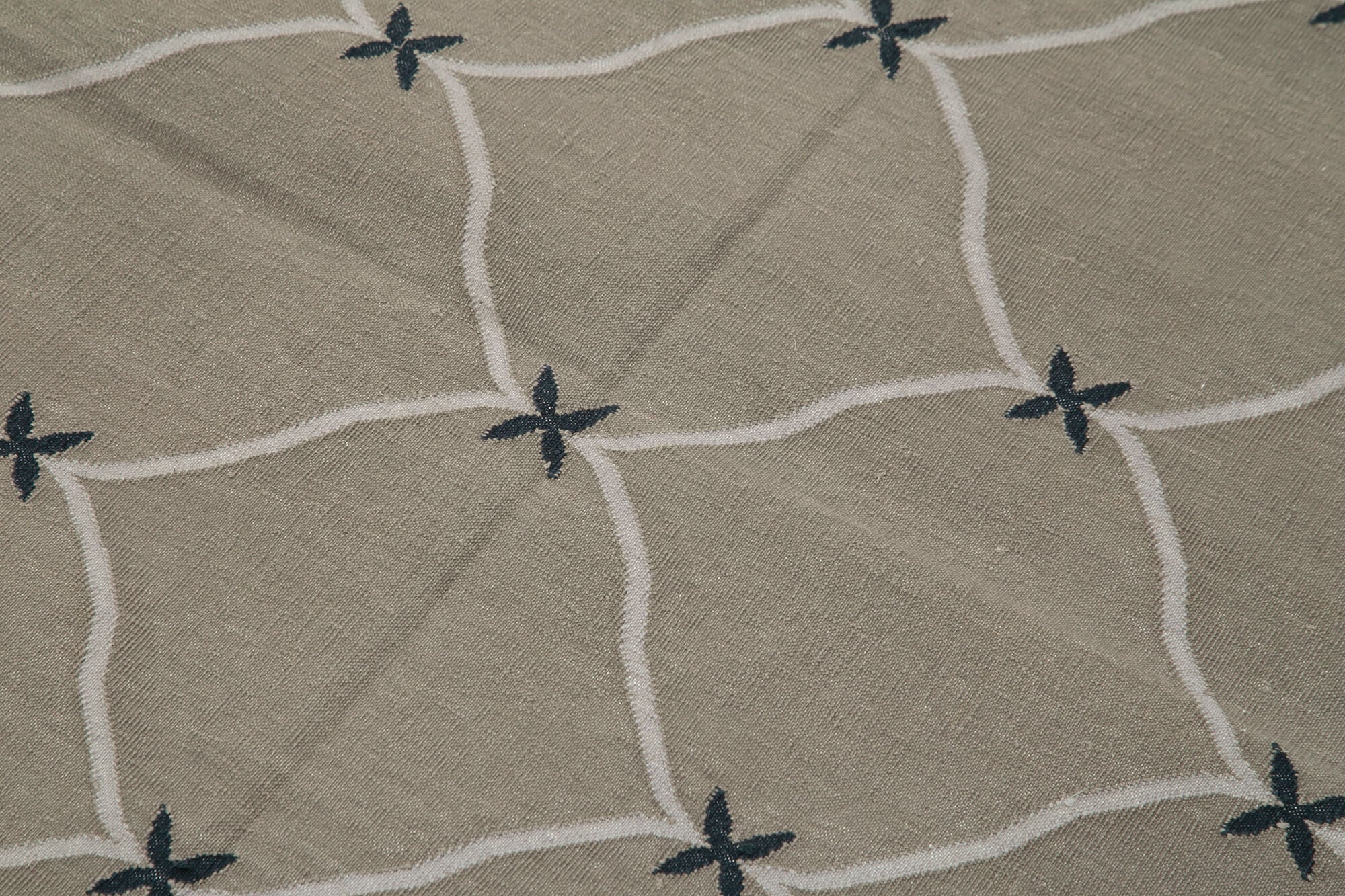 Handmade Wool Area Rug | Duri Grey Geometric Cotton Wool Carpet 3'7''x5'4''