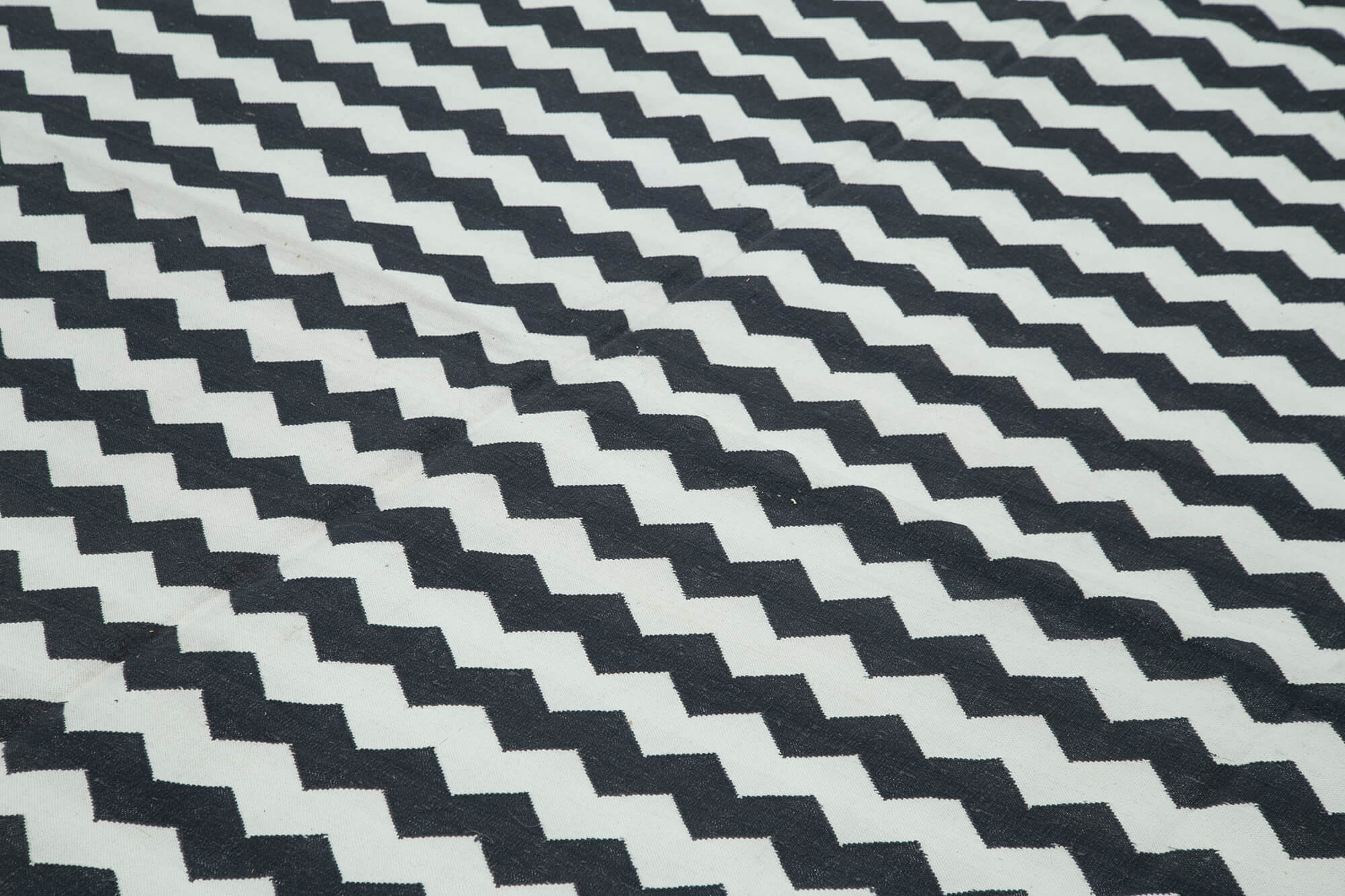 Handmade Area Rug - Black Geometric Cotton Wool Rug, Durable Soft Texture 8'10''x11'10''