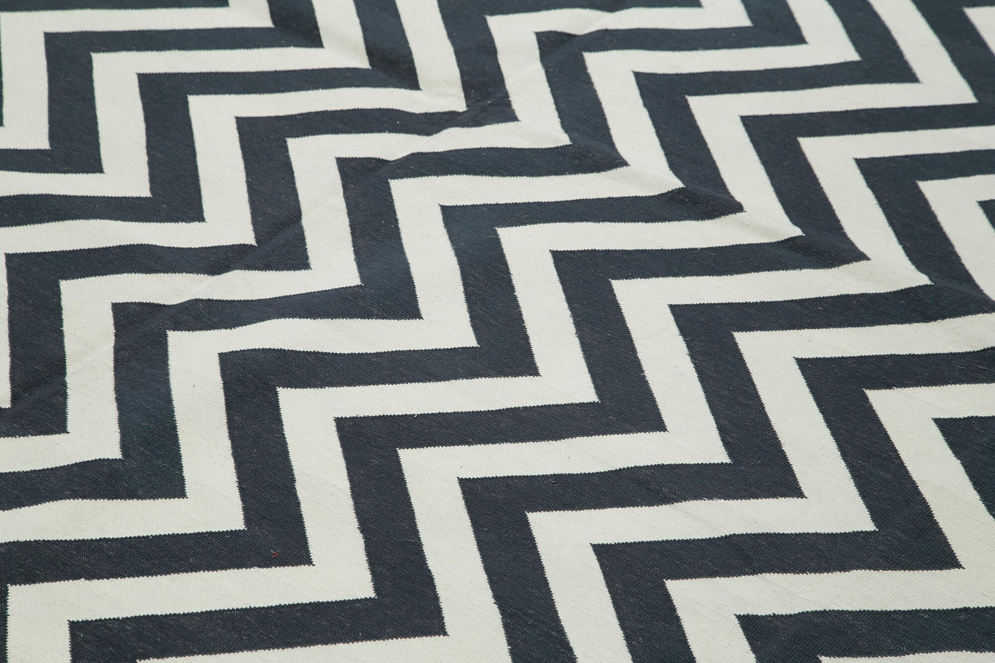 Handmade Area Rug – Black Geometric Cotton Wool Vintage Handwoven Carpet 9'1" x 11'11"