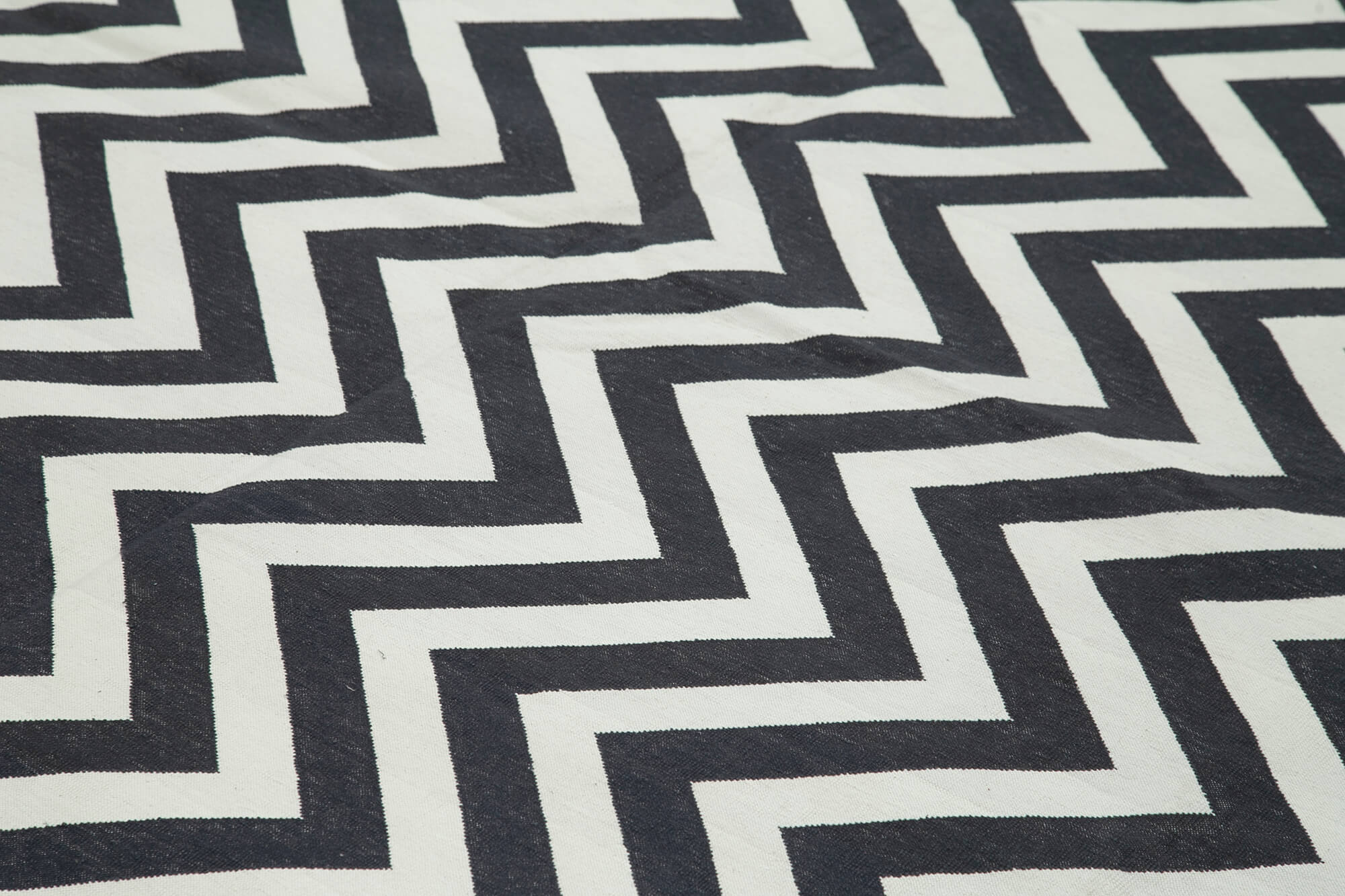 Handmade Area Rug - Black Geometric Cotton Wool Vintage Handwoven Carpet 9'5''x12'