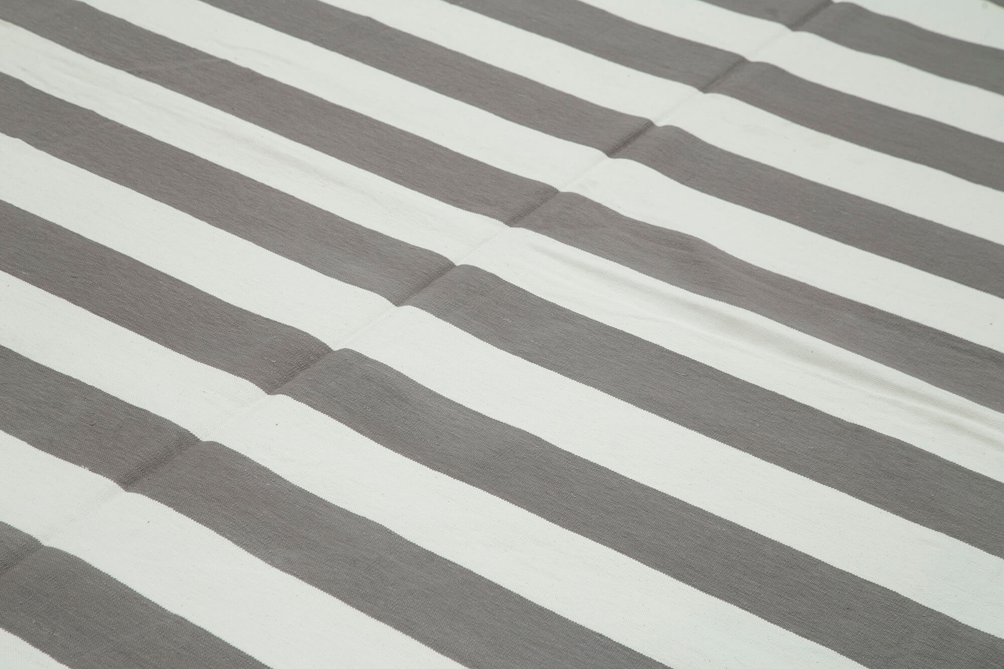 Handmade Area Rug – Geometric Cotton Wool Blend, Soft Durable Floor Covering 8'11''x12'