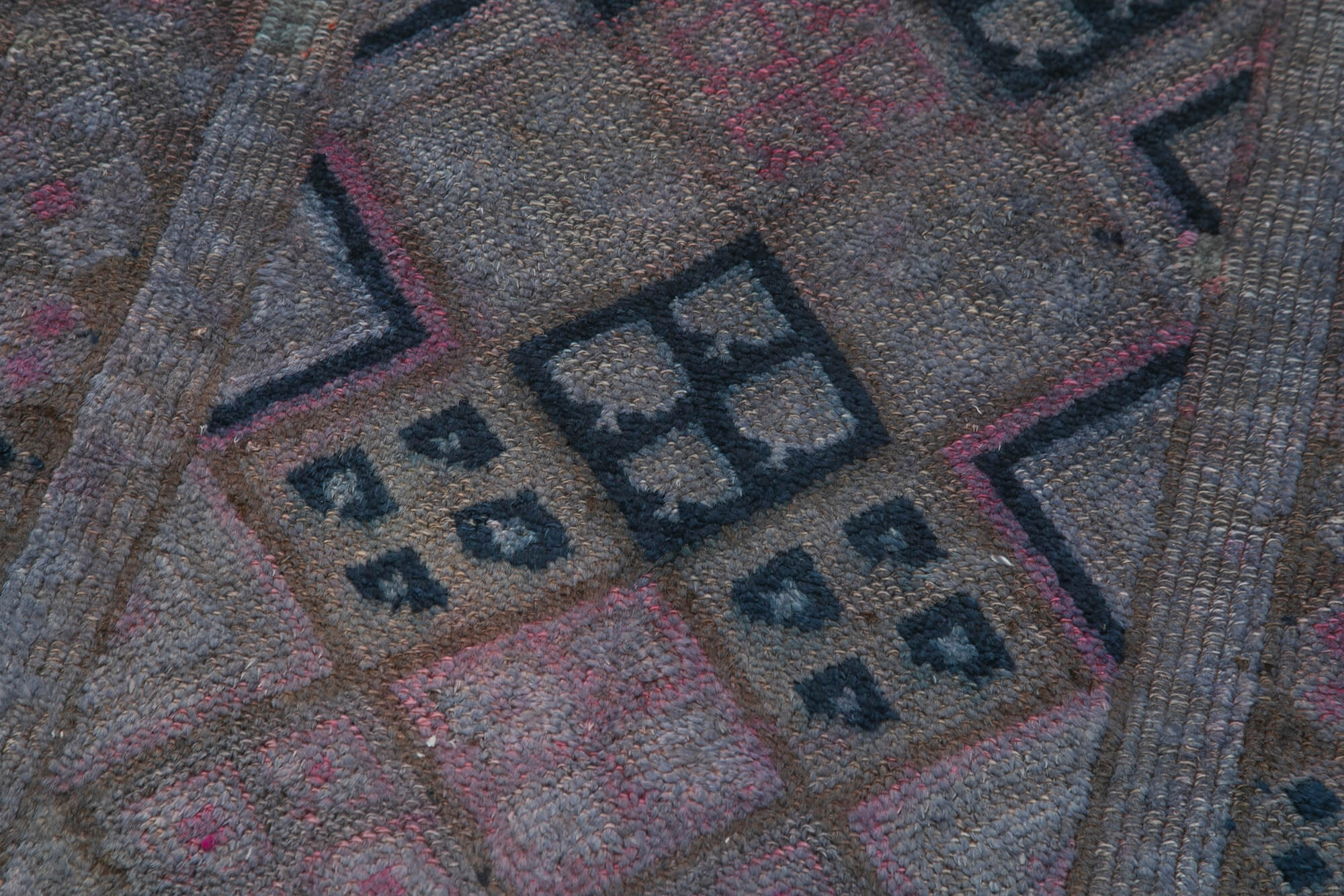 Handmade Vintage Area Rug - Purple Turkish Wool & Cotton Blend 2'7''x9'4''