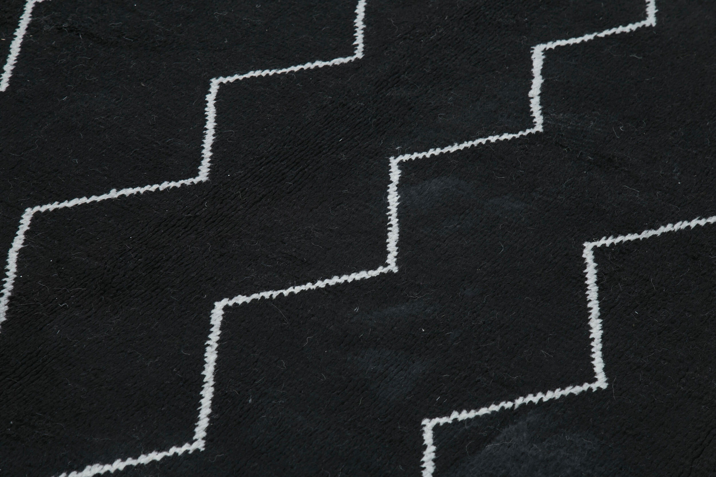 Handmade Wool Cotton Rug – Black Geometric Pattern Carpet, 7x9 Feet Durable Living Room Rug