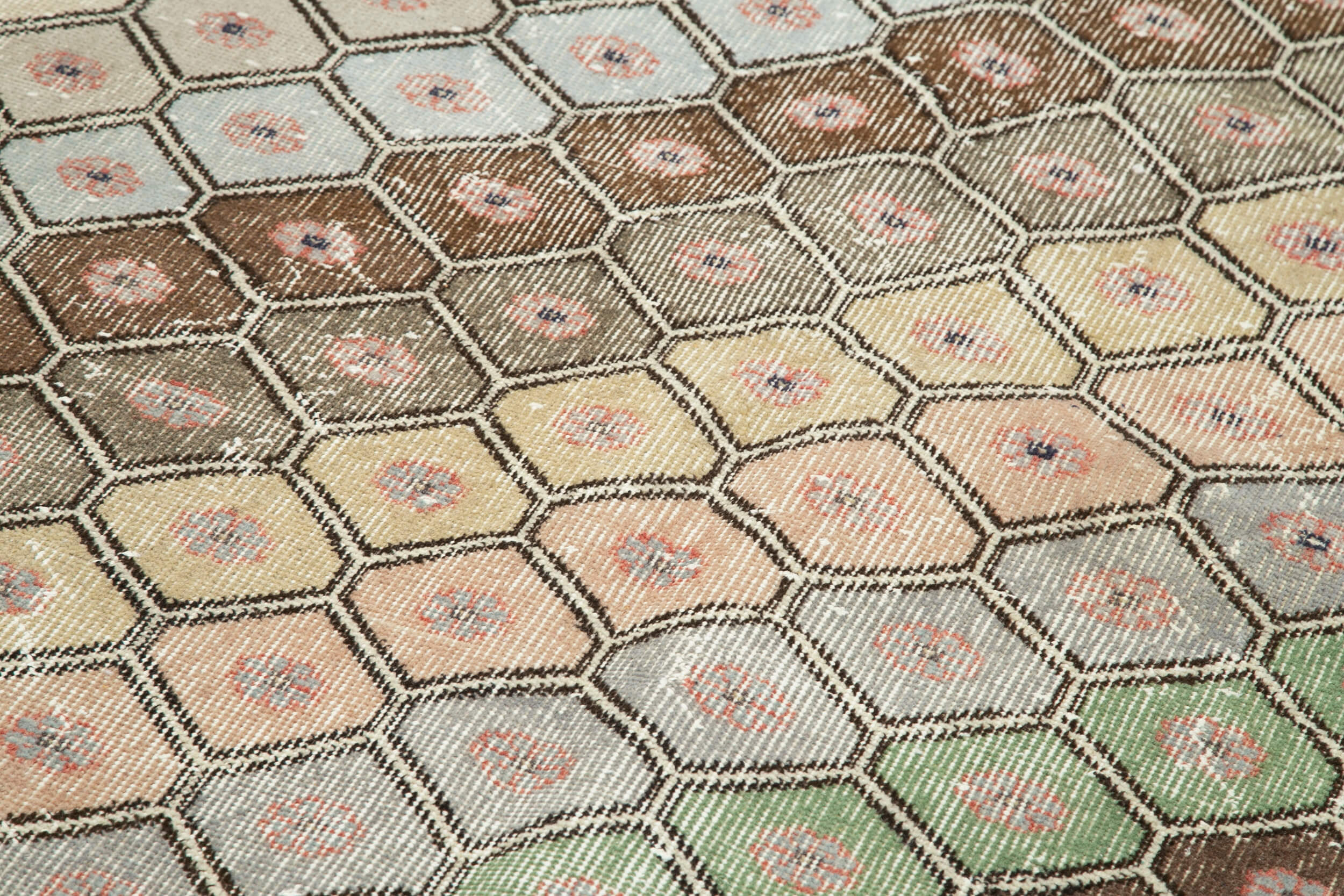 Handmade Wool Area Rug – White Checkered Geometric Runner, Cotton Wool Rug 4'8"x9'10"