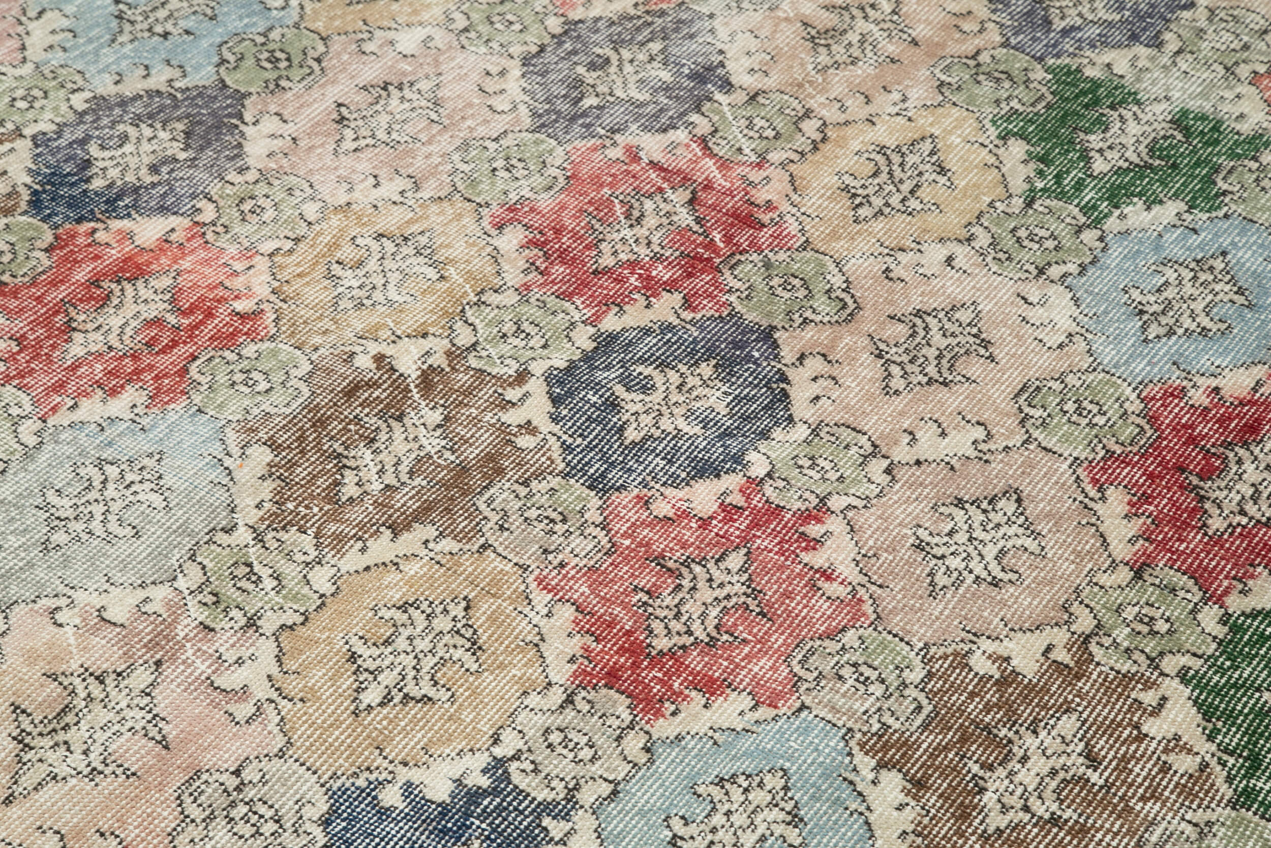 Handmade Wool Area Rug - Checkered Kilim Rug 5'10''x8'11'' Beige Cotton Wool Blend