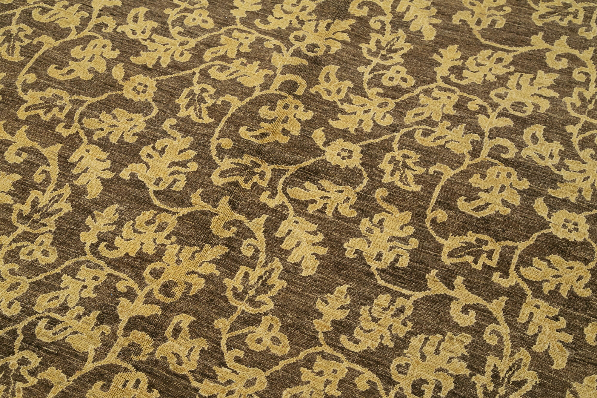 Handmade Wool Area Rug – Classic Brown Cotton Wool Rug 8x10 Feet Vintage Style