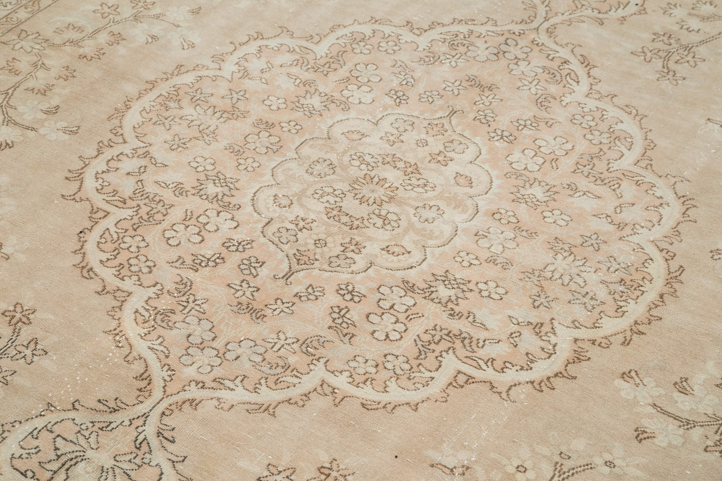 Handmade Vintage Area Rug – Natural Beige Cotton & Wool Carpet 6'7''x9'8''