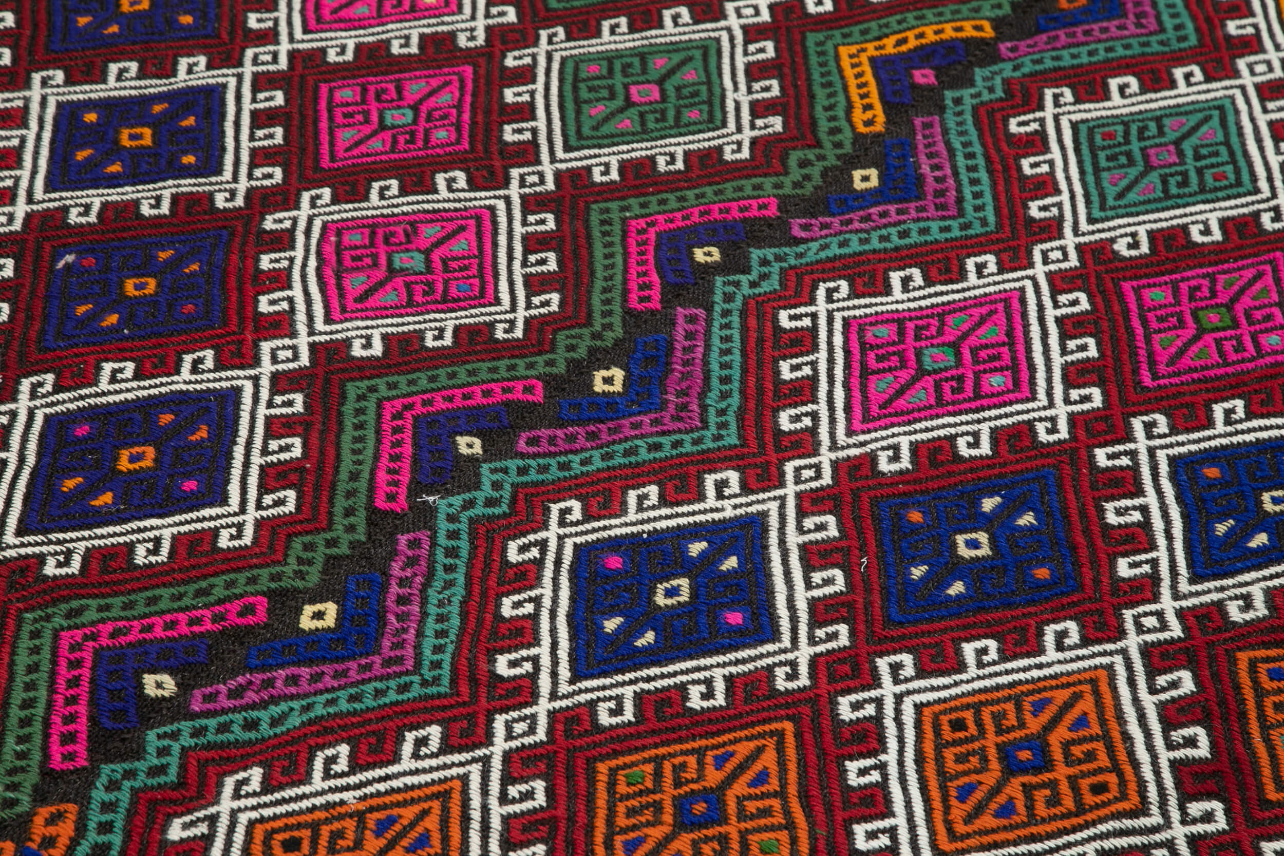 Handmade Geometric Kilim Rug – White Geometric Rug, Goat Hair, 8'2''x10'3''