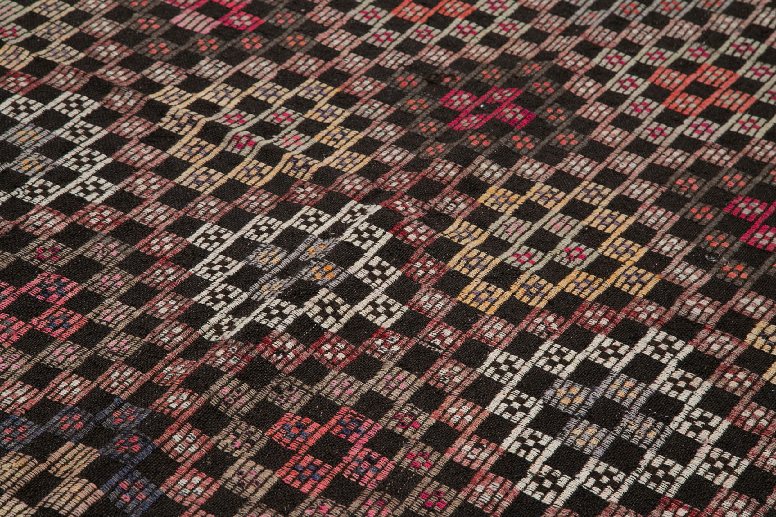 Handmade Geometric Kilim Rug – 6x10 Feet Turkish Kilim Carpet, White Goat Hair