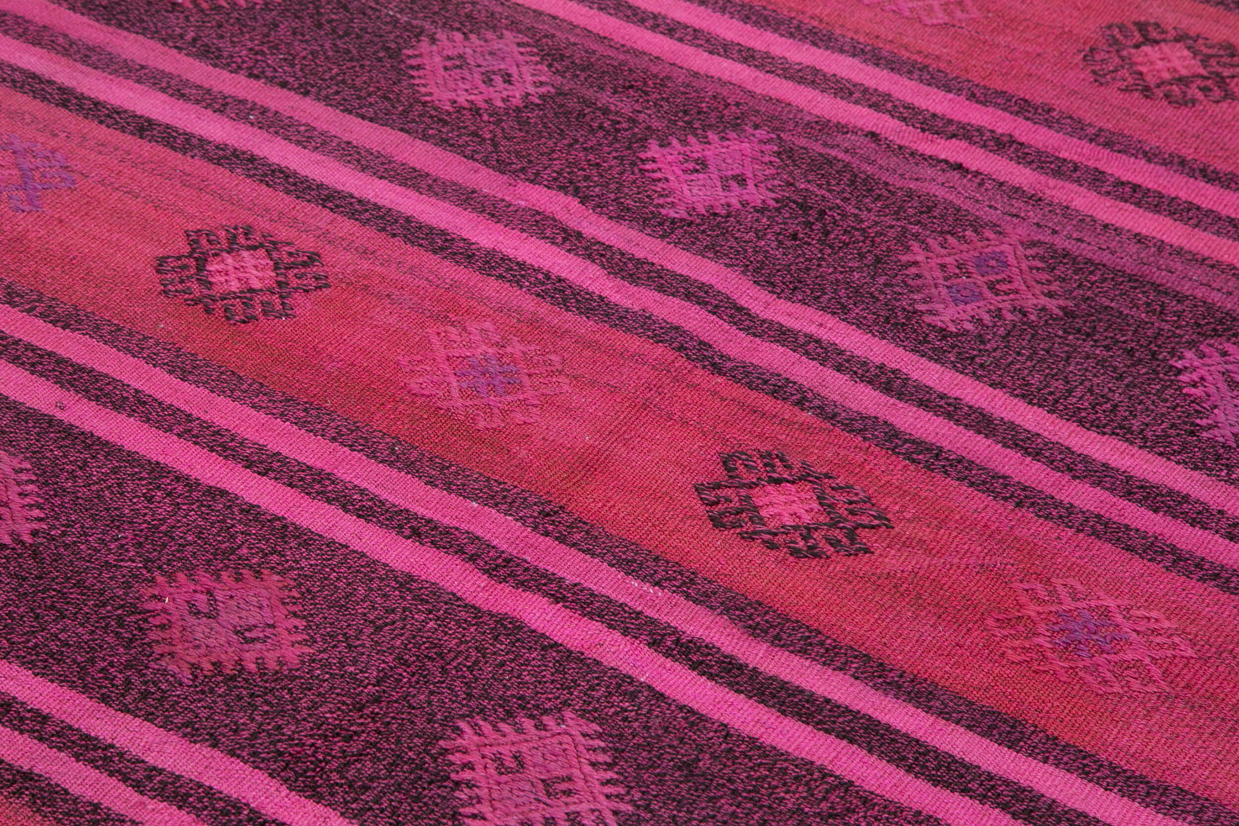 Handmade Kilim Rug - Pink Geometric Area Rug 5'9''x9'0'' Goat Hair Wool Cotton