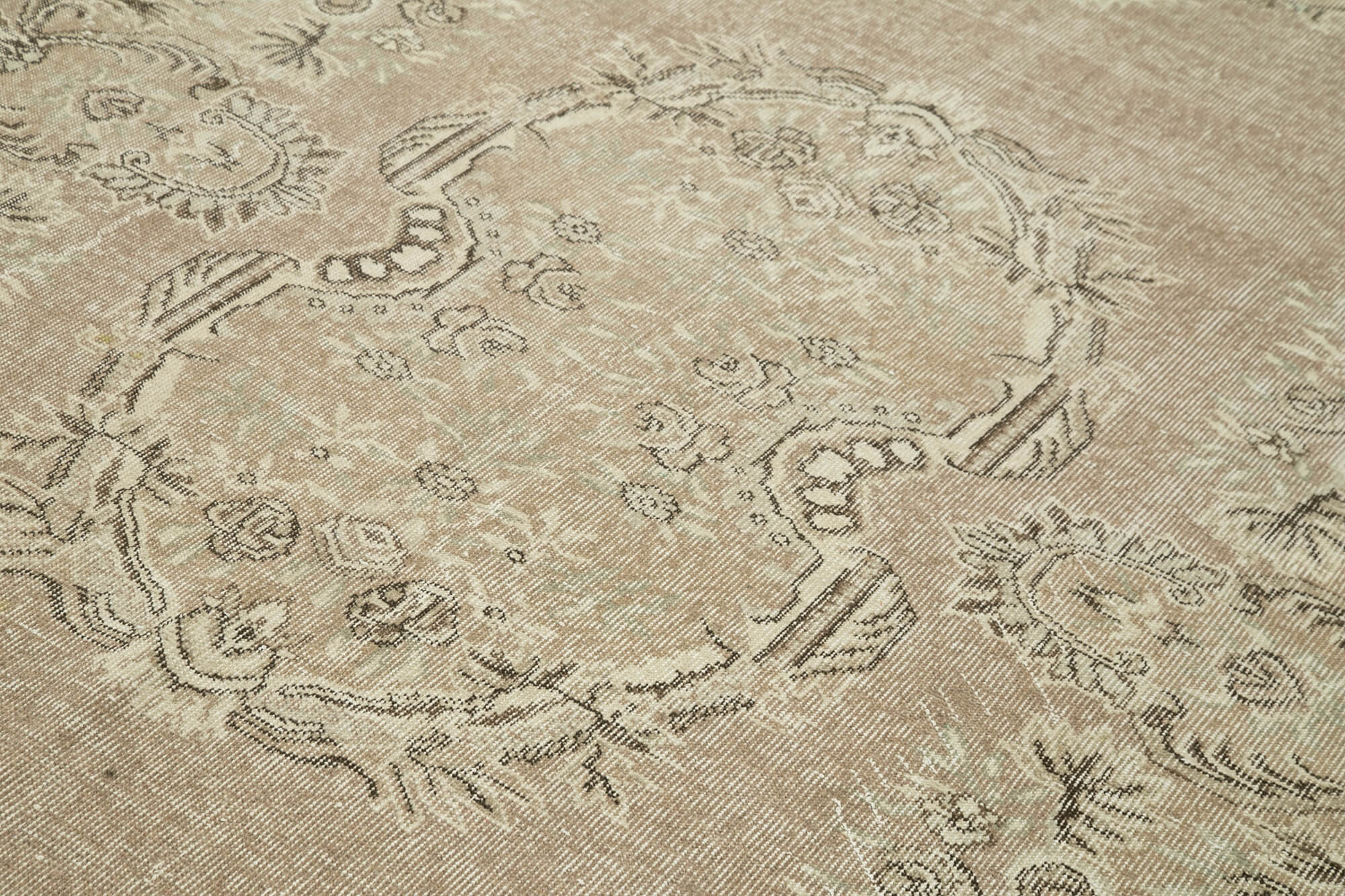 Handmade Vintage Area Rug – Classic Beige Wool Carpet with Durable Cotton Weave 6'1"x9'9"