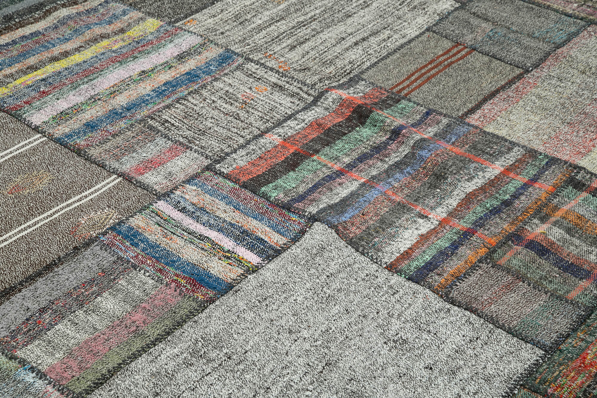 Handmade Patchwork Rug - Kirk Yama Grey Cotton Wool Area Rug 10'10''x13'5''