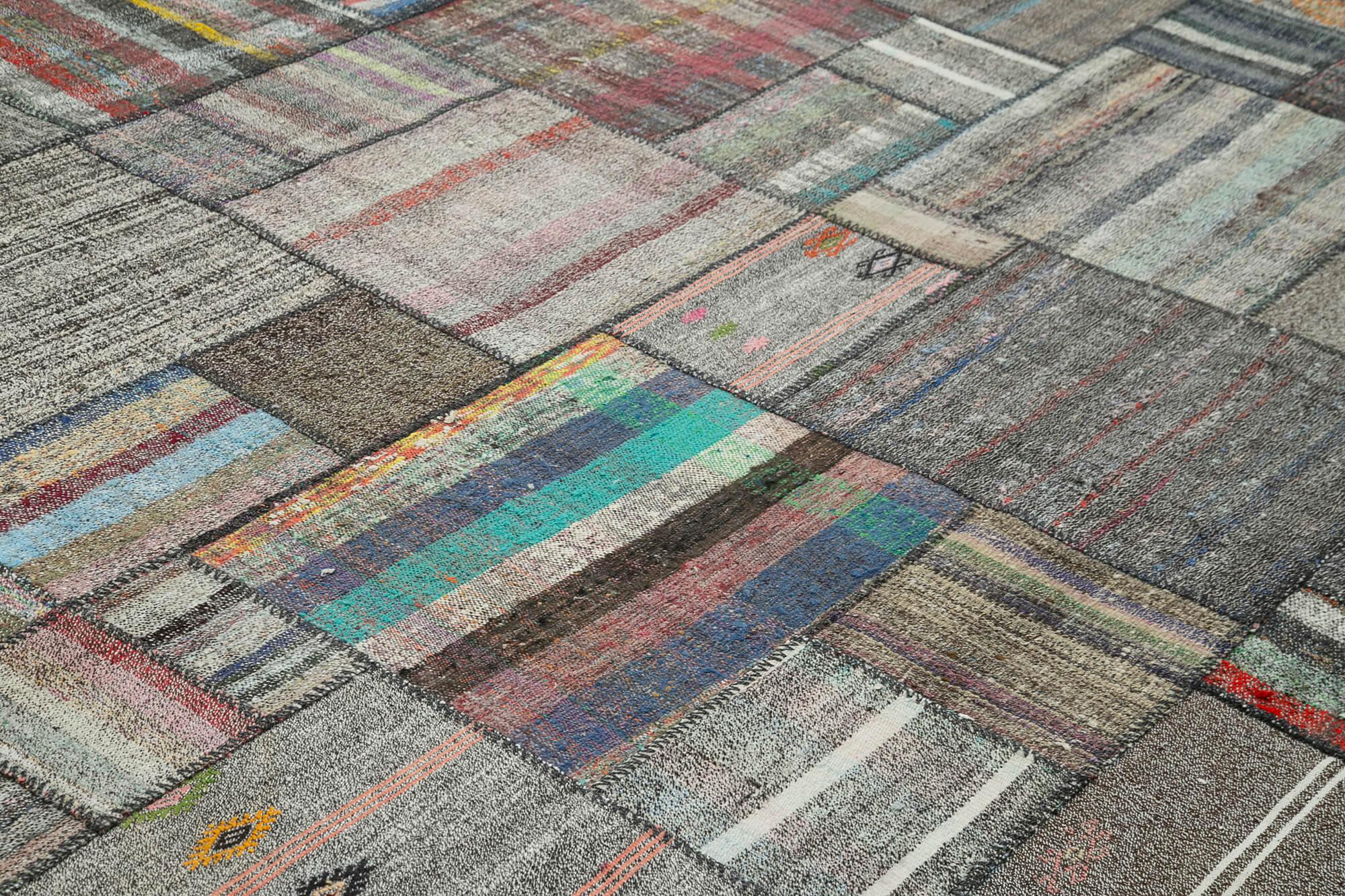 Kirk Yama Grey Patchwork Cotton Wool Handmade Area Rug 10'8'' x 13'5''