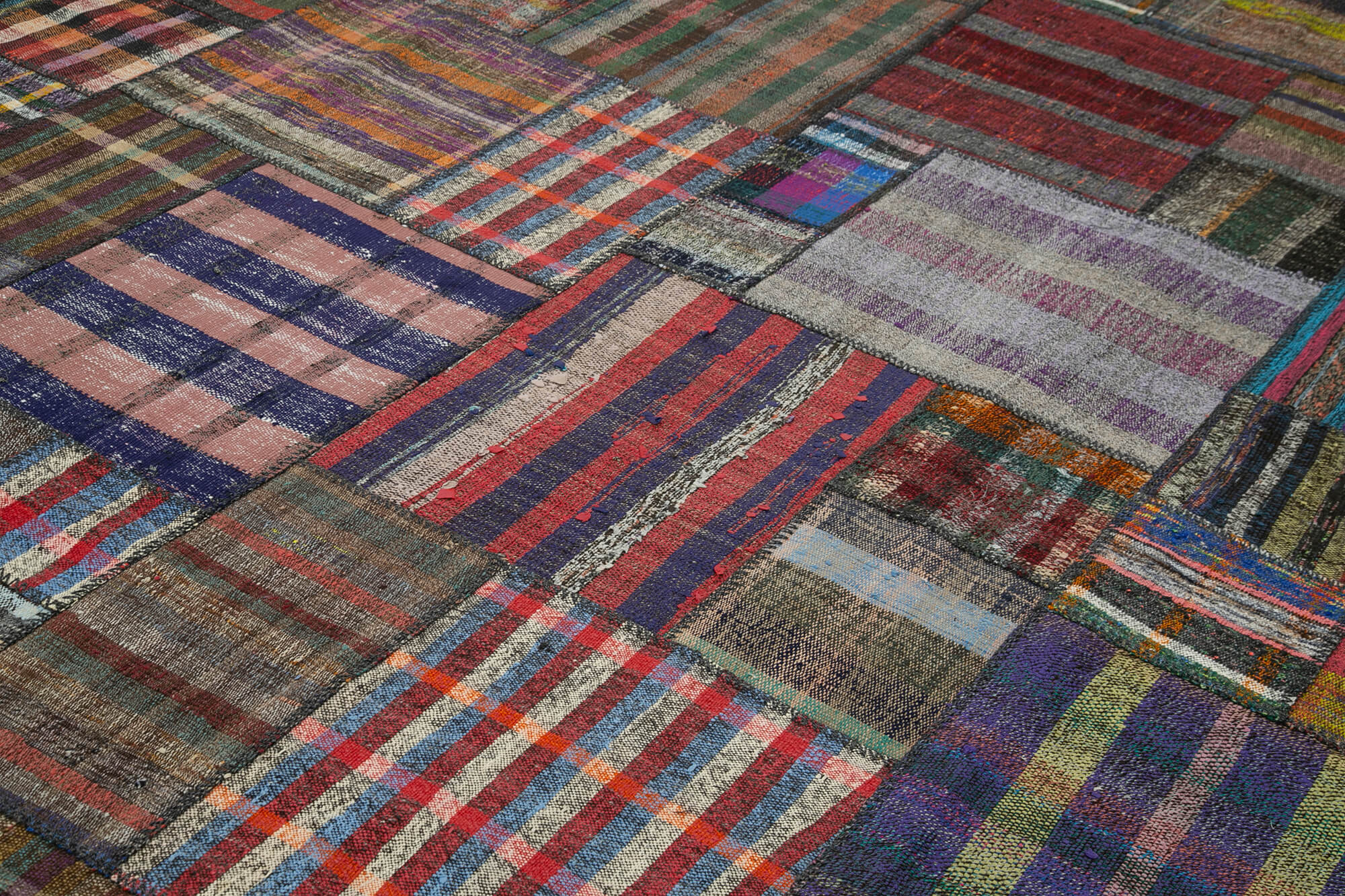 Handmade Wool Area Rug - Kirk Yama Grey Patchwork Cotton Wool Rug 10'9''x13'5''