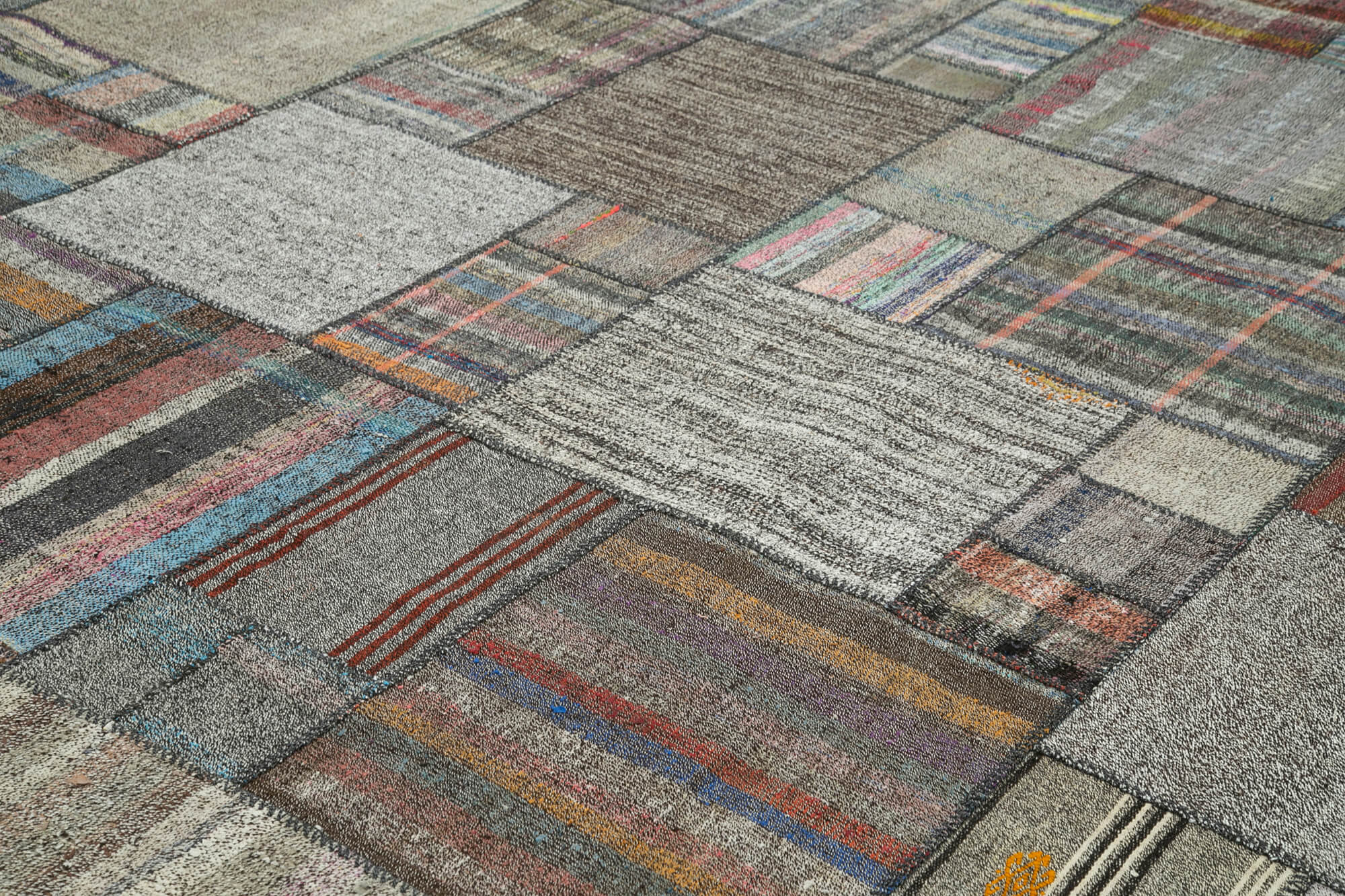 Handmade Patchwork Rug - Kirk Yama Grey Cotton Wool Area Rug 10'11''x13'6''