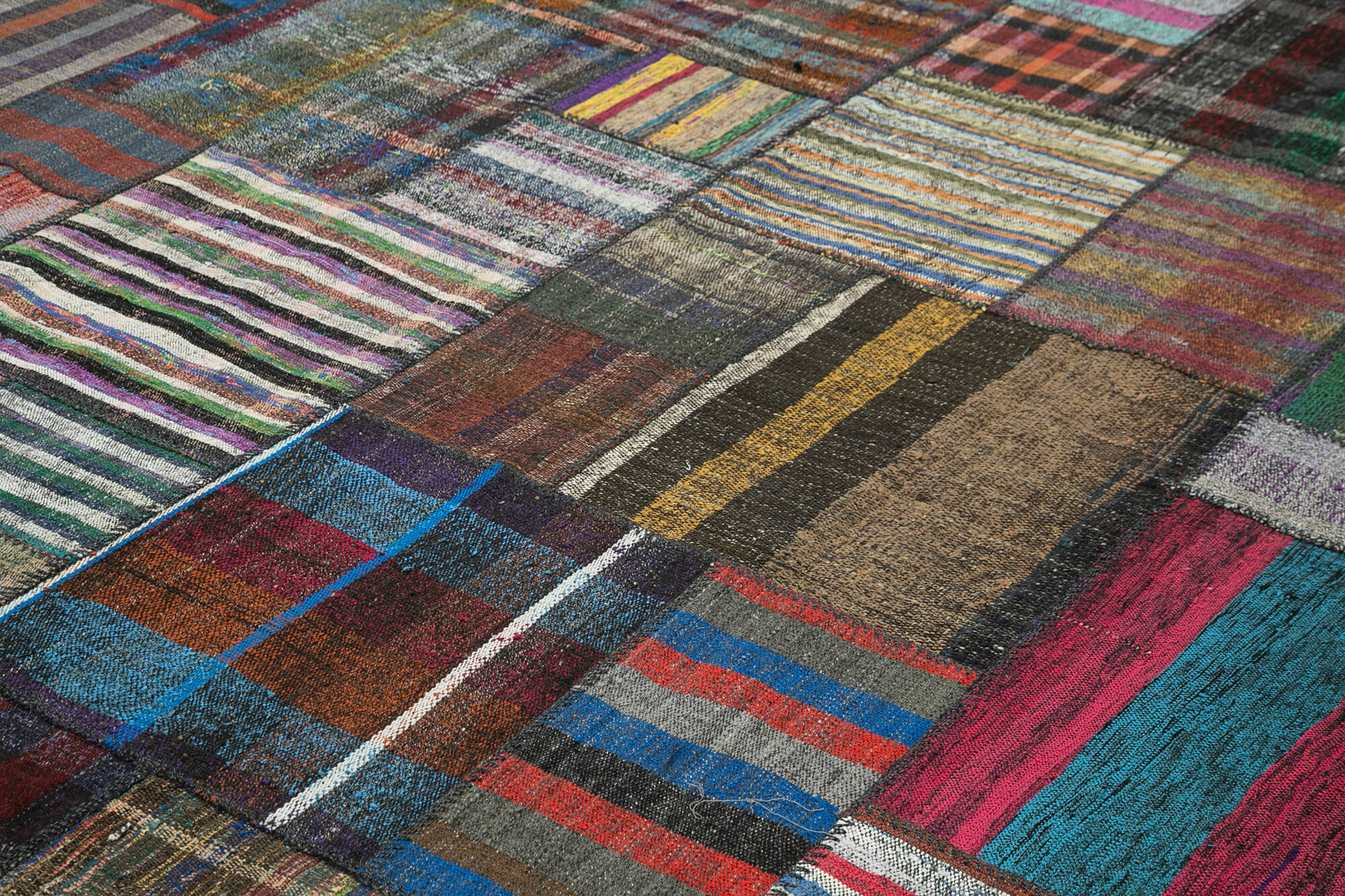 Handmade Area Rug - Grey Patchwork Cotton Wool Carpet 10'10" x 13'5"