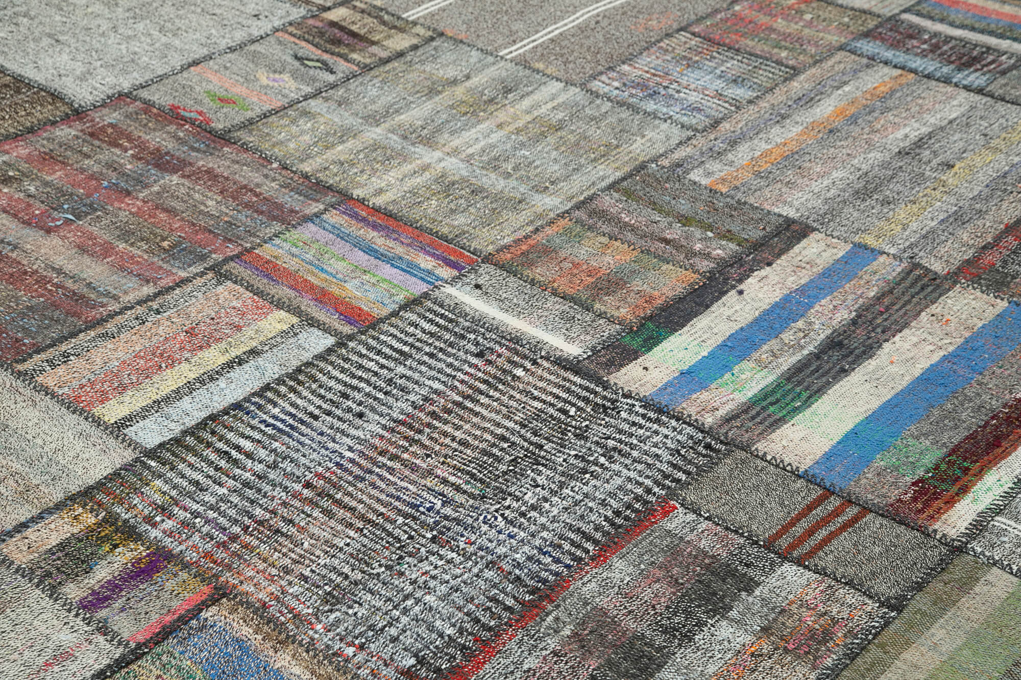 Handmade Wool Area Rug - Kirk Yama Grey Patchwork Carpet 10'9''x13'4'' Durable Cotton
