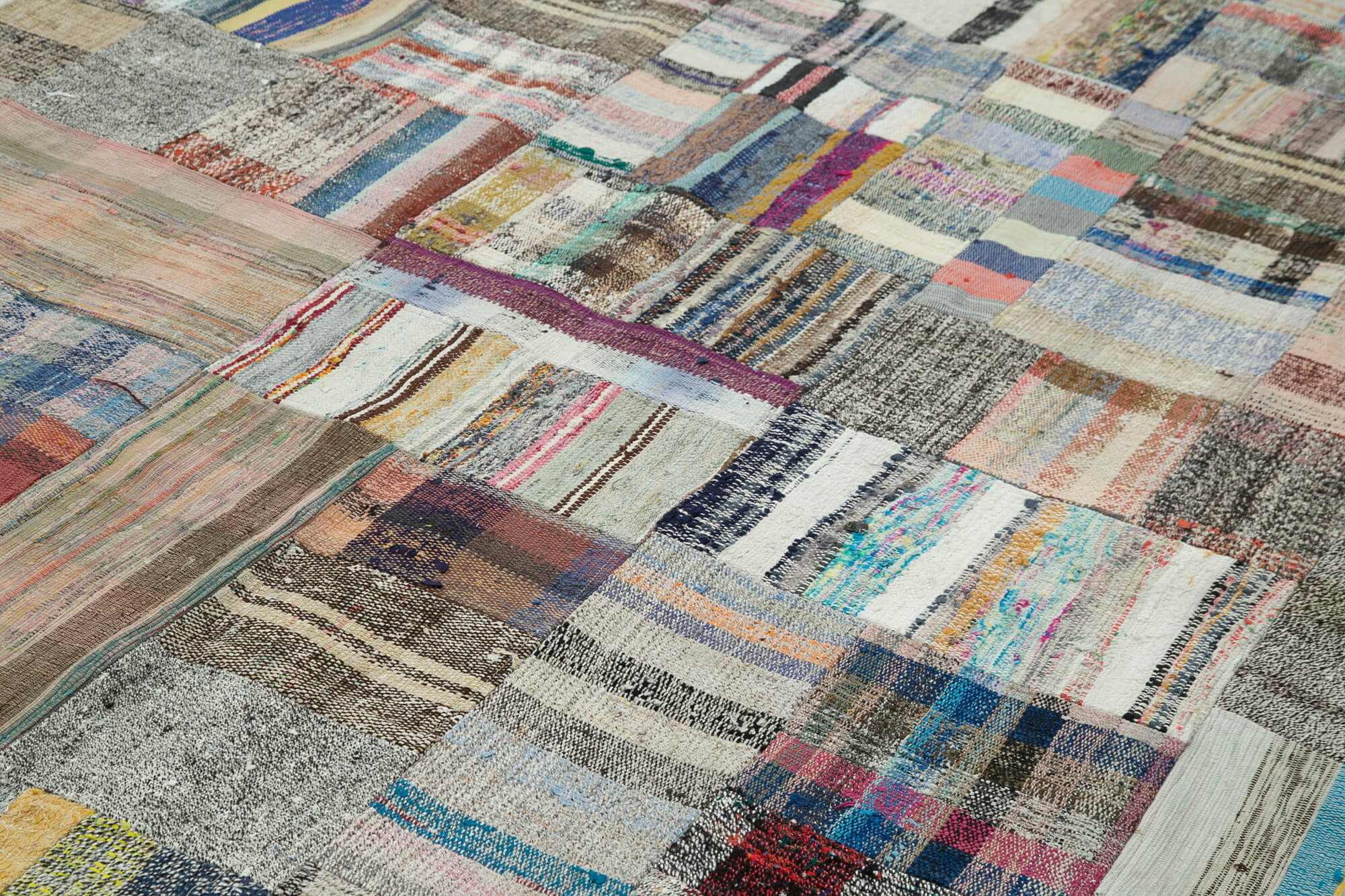 Handmade Patchwork Rug - Kirk Yama Grey Cotton Wool Area Rug 7'11''x11'6''