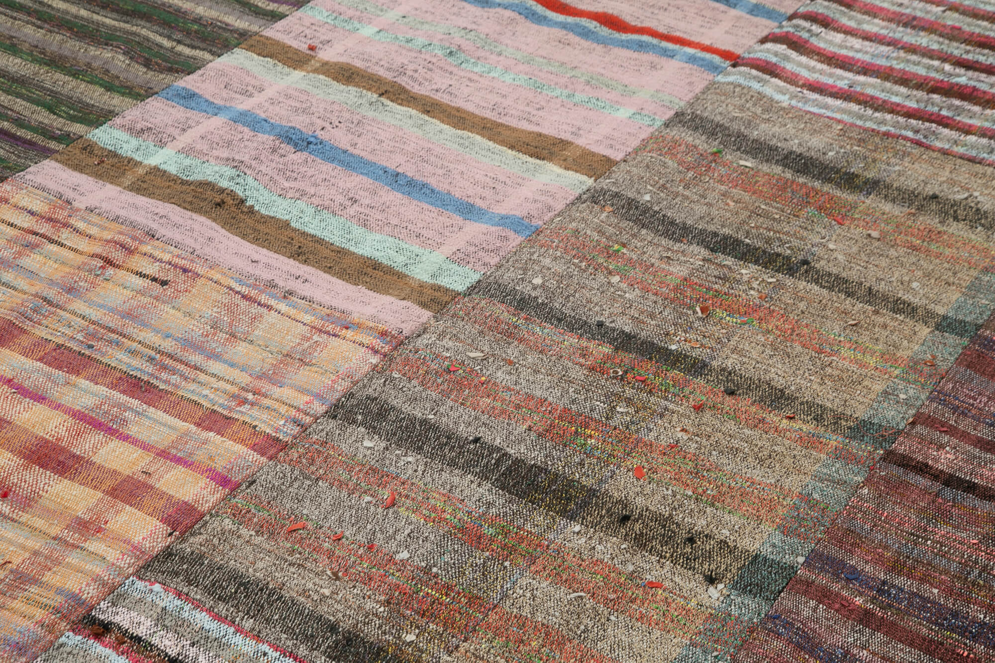 Handmade Wool Area Rug - Kirk Yama Grey Patchwork Cotton Wool Rug 8'8''x11'11''