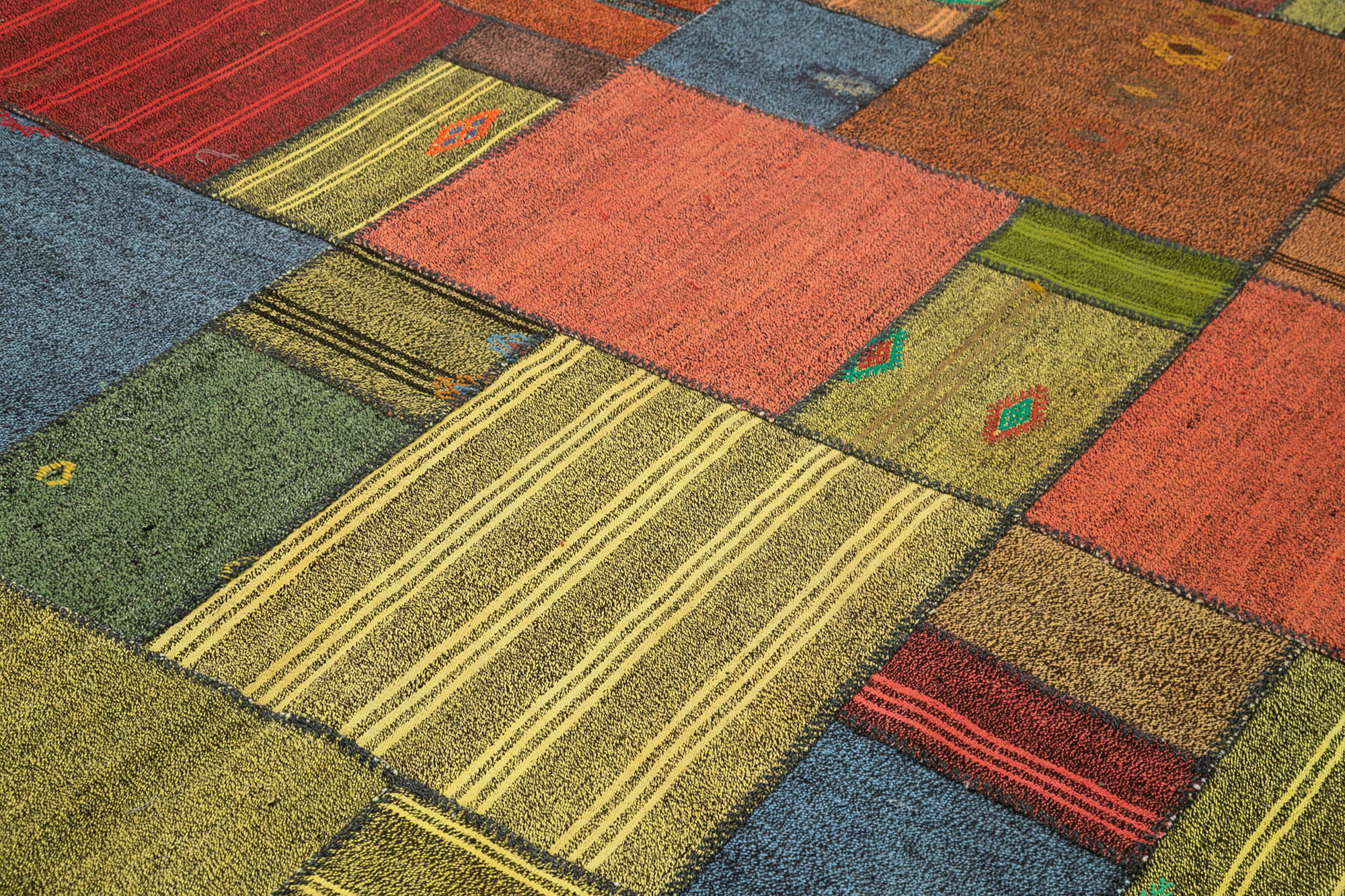 Handmade Wool Area Rug - Kirk Yama Grey Patchwork Cotton Wool Rug 8'2''x11'5''