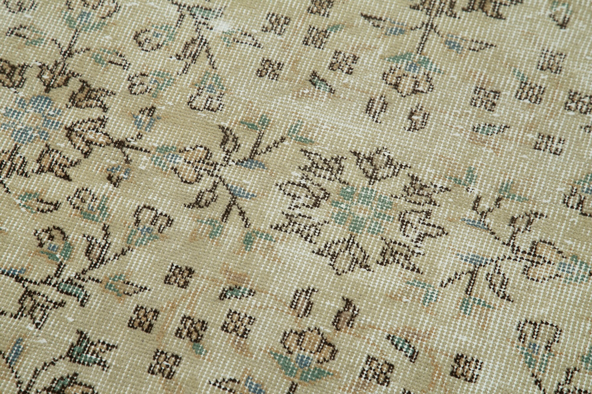 Handmade Vintage Area Rug – Overdyed Beige Turkish Wool Cotton Carpet 2'7''x9'11''