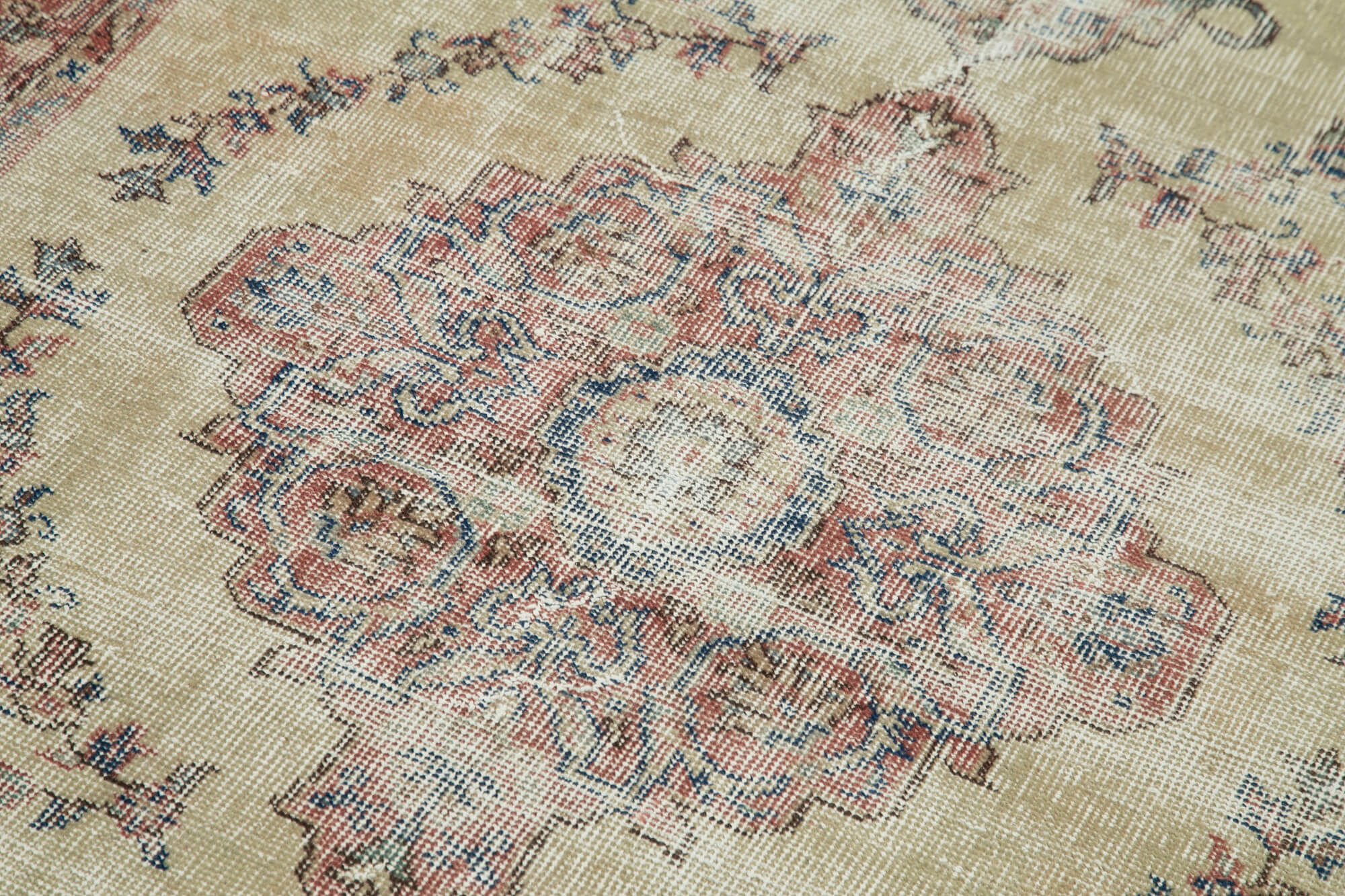 Vintage Handmade Area Rug – Overdyed Beige Turkish Cotton Wool Carpet 4'0''x7'3''