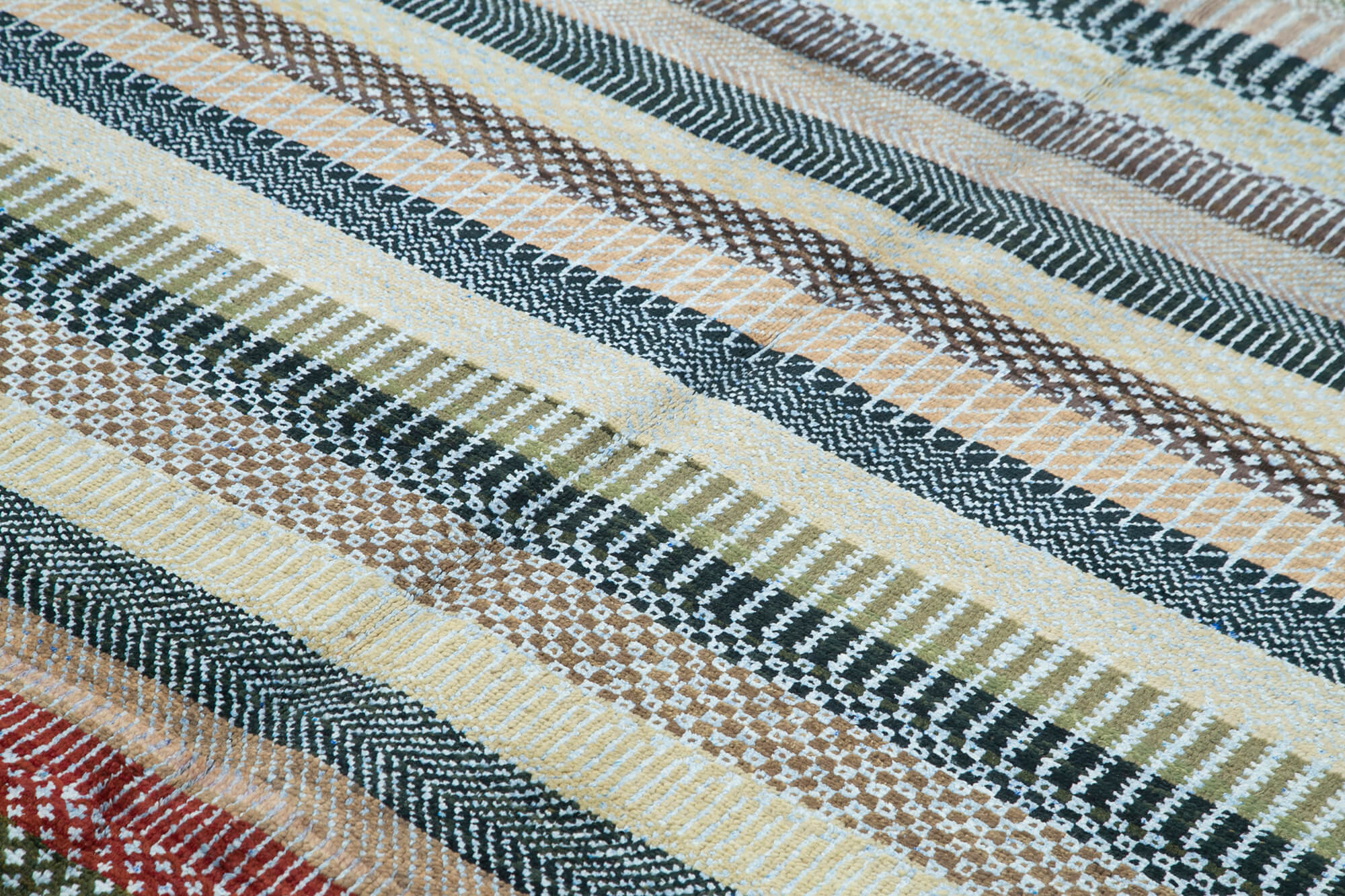 Handmade Wool Cotton Rug – White Geometric Pattern, Vintage Turkish Carpet 7'11'' x 9'10''