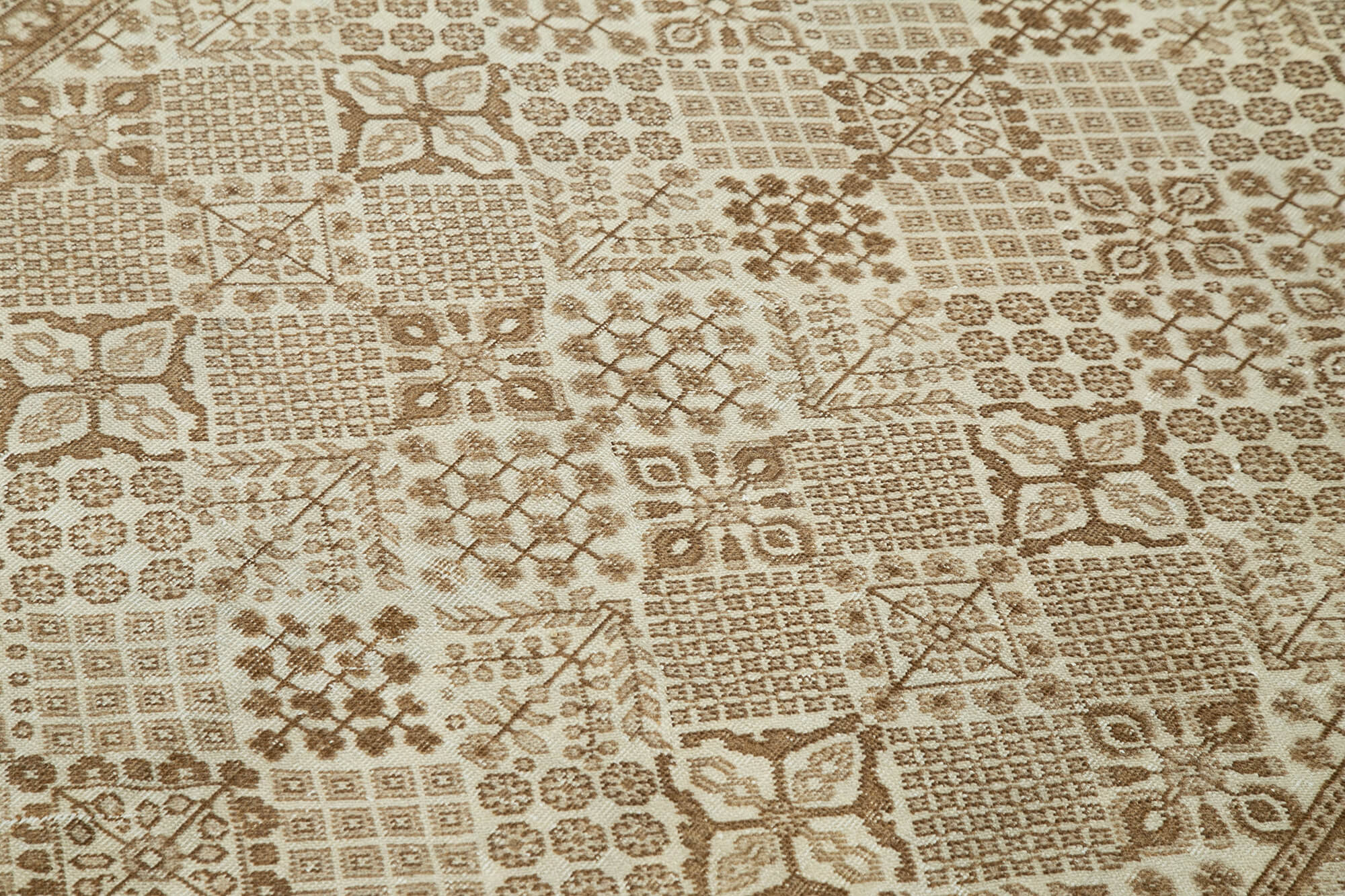 Vintage Wool Area Rug – Handmade Cotton Rug With Durable Cotton Weave & Soft Wool Texture