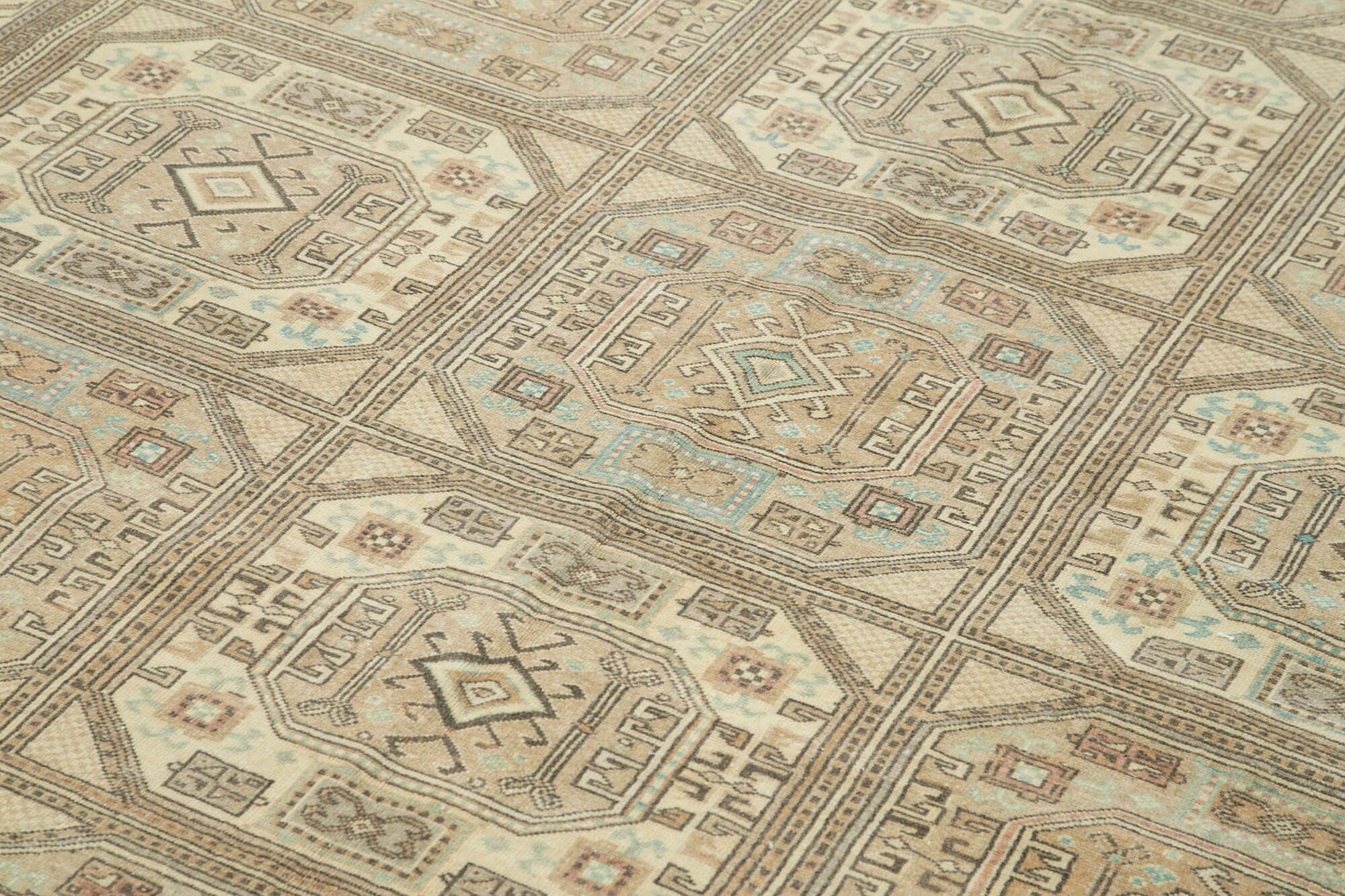 Handmade Vintage Area Rug – Classic Turkish Wool Carpet, Neutral Beige 6'7''x10'