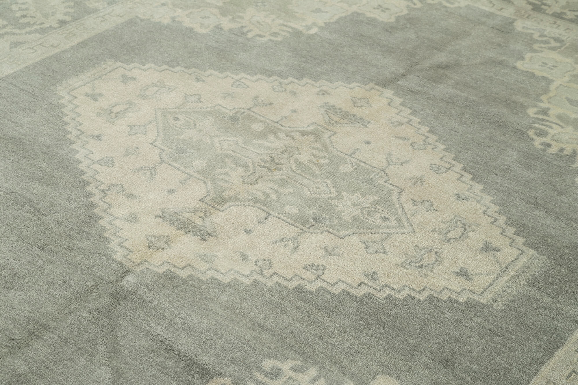 Handmade Wool Area Rug – Tebriz Grey Classic Cotton Rug 7'10'' x 9'8'' by Agacan