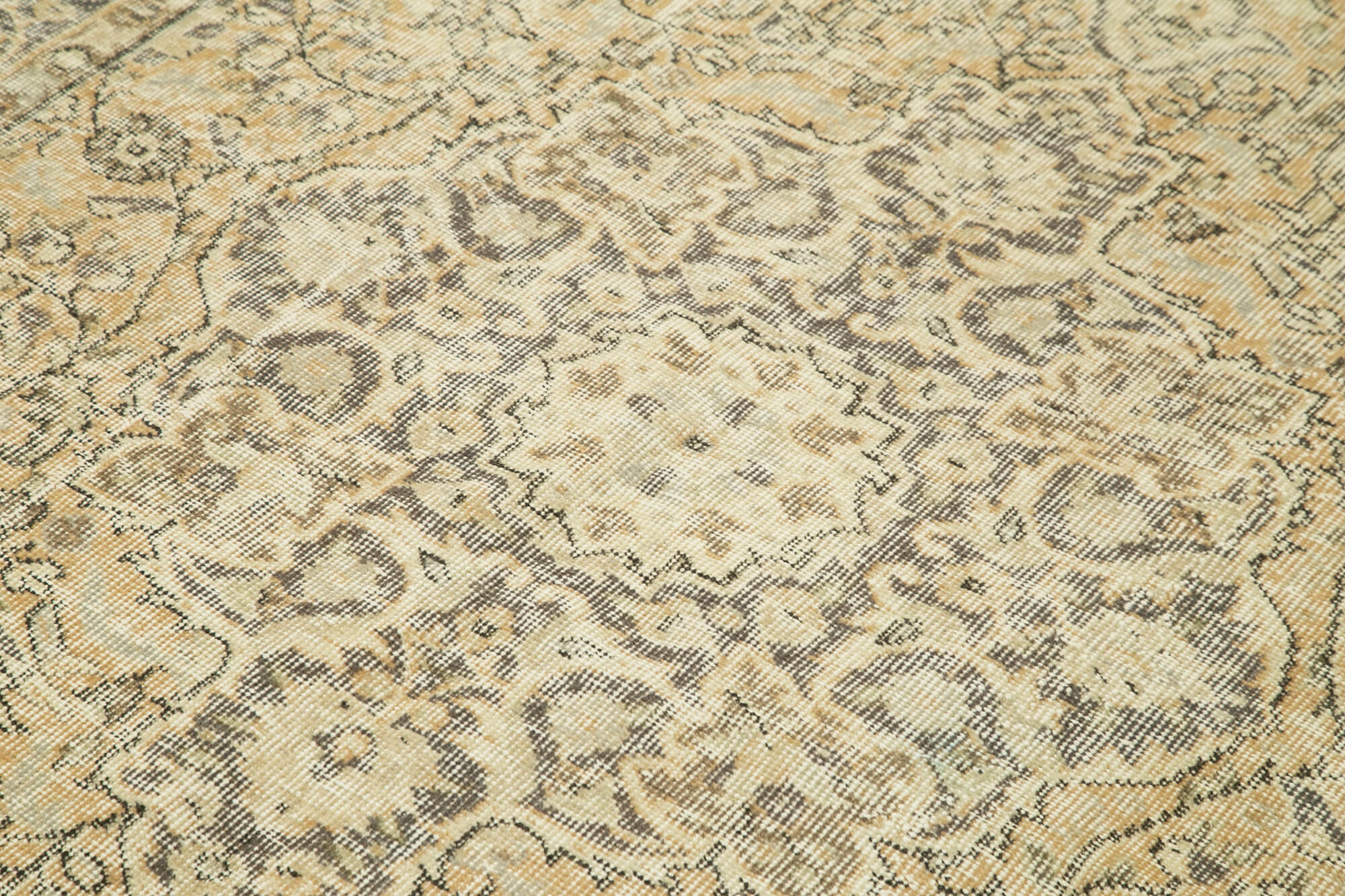Handmade Wool Area Rug | Durable Cotton Weave & Soft Wool Floor Covering – Turkish Vintage