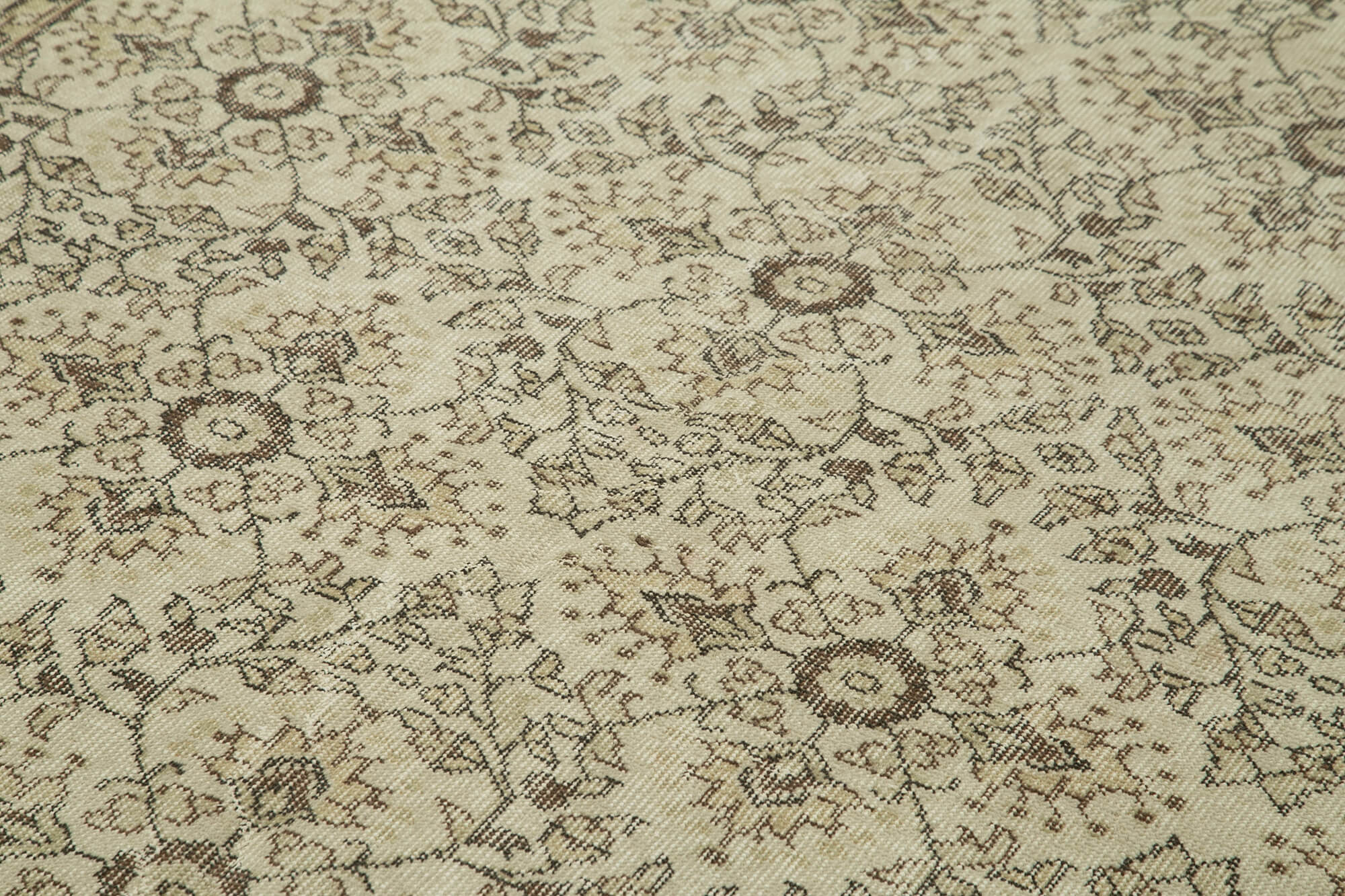 Handmade Wool Area Rug | Traditional Hand Knotted Turkish Area Rug Beige