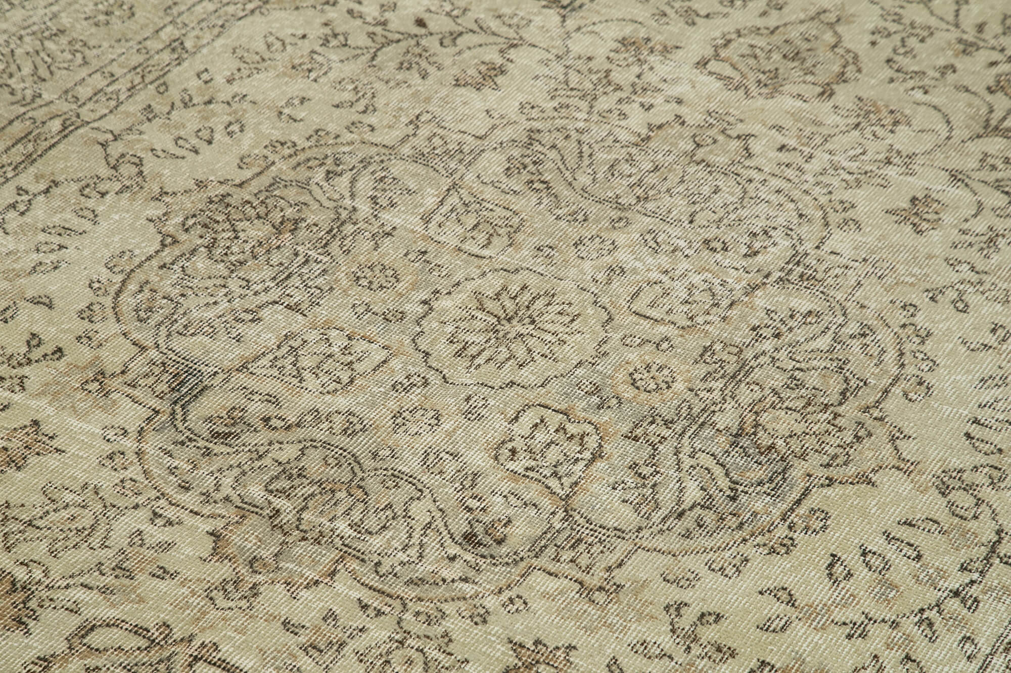 Handmade Vintage Area Rug – Beige Wool Carpet 5'1'' x 8'11'' | Turkish Hand Knotted
